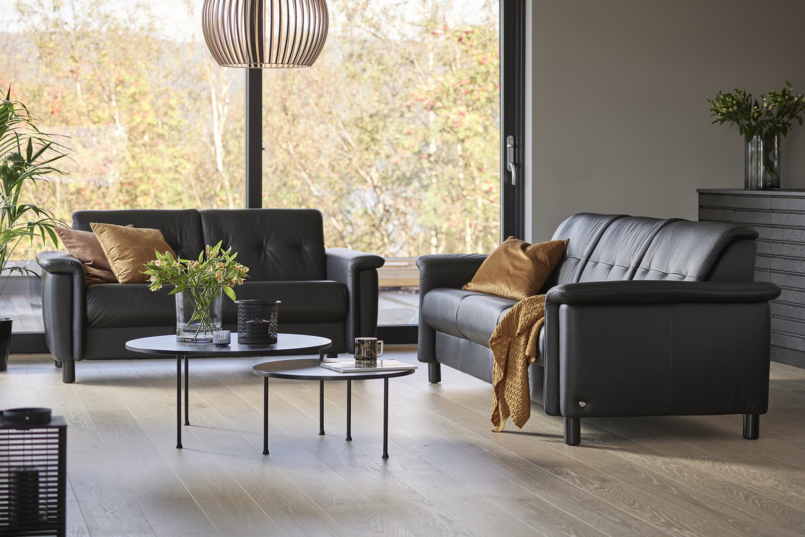 Flora sofa Batick Black - 11cm runde sorte ben Ø:6,3