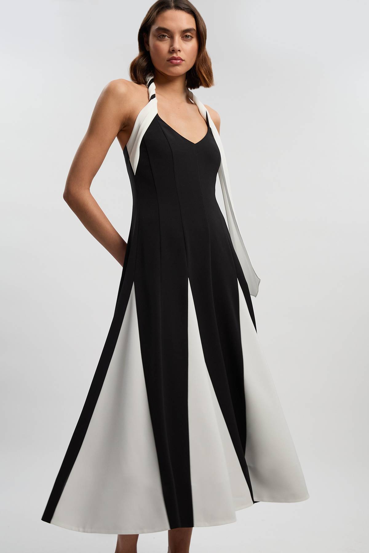 KarenMillen Robe Longue Col Licou À Détails Color Block Taillée Souple