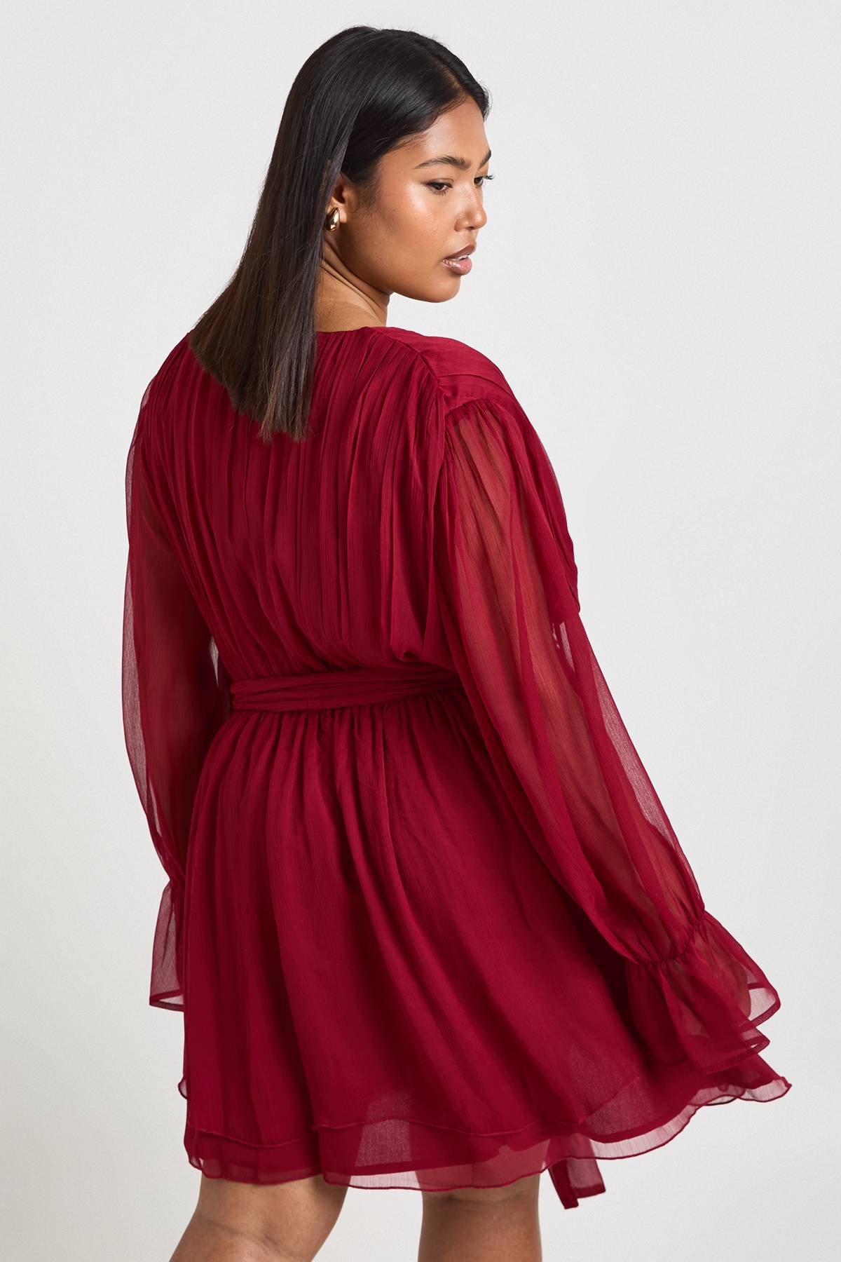 boohoo Robe Patineuse Mini Grande Taille en Mousseline à Manches Bouffantes et Ceinture Nouée