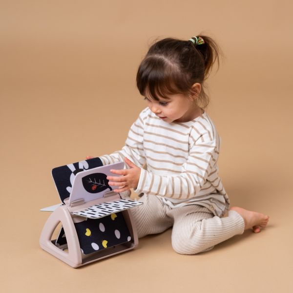 Taf Toys Book Black En White Spinning