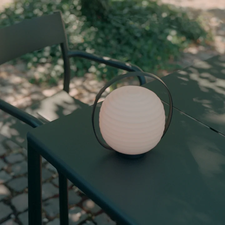 New Works - Lantern Portable Tischleuchte mit Akku, weiss / bronze dunkel