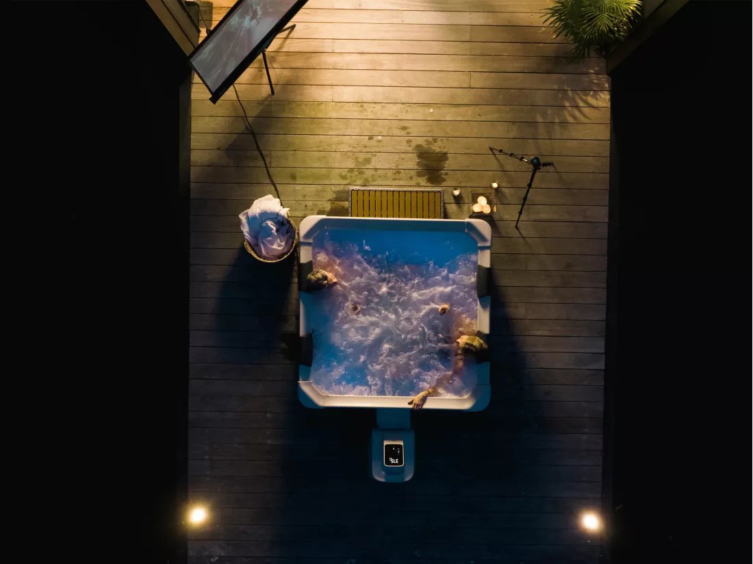 Spa semi-rigide MSpa 6 places gris anthracite avec LED et accessoires -128 jets - L160 x l160 x H65 cm - NAPUKA