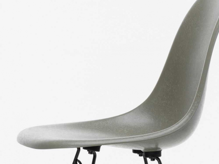 Vitra Eames DSW Fiberglass stoel essen honing, parchment