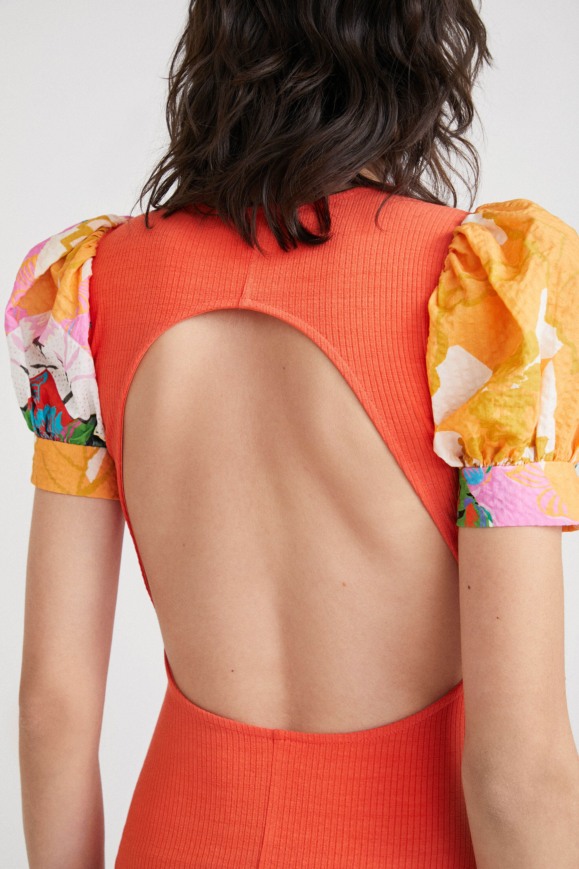 Robe midi décolleté dos