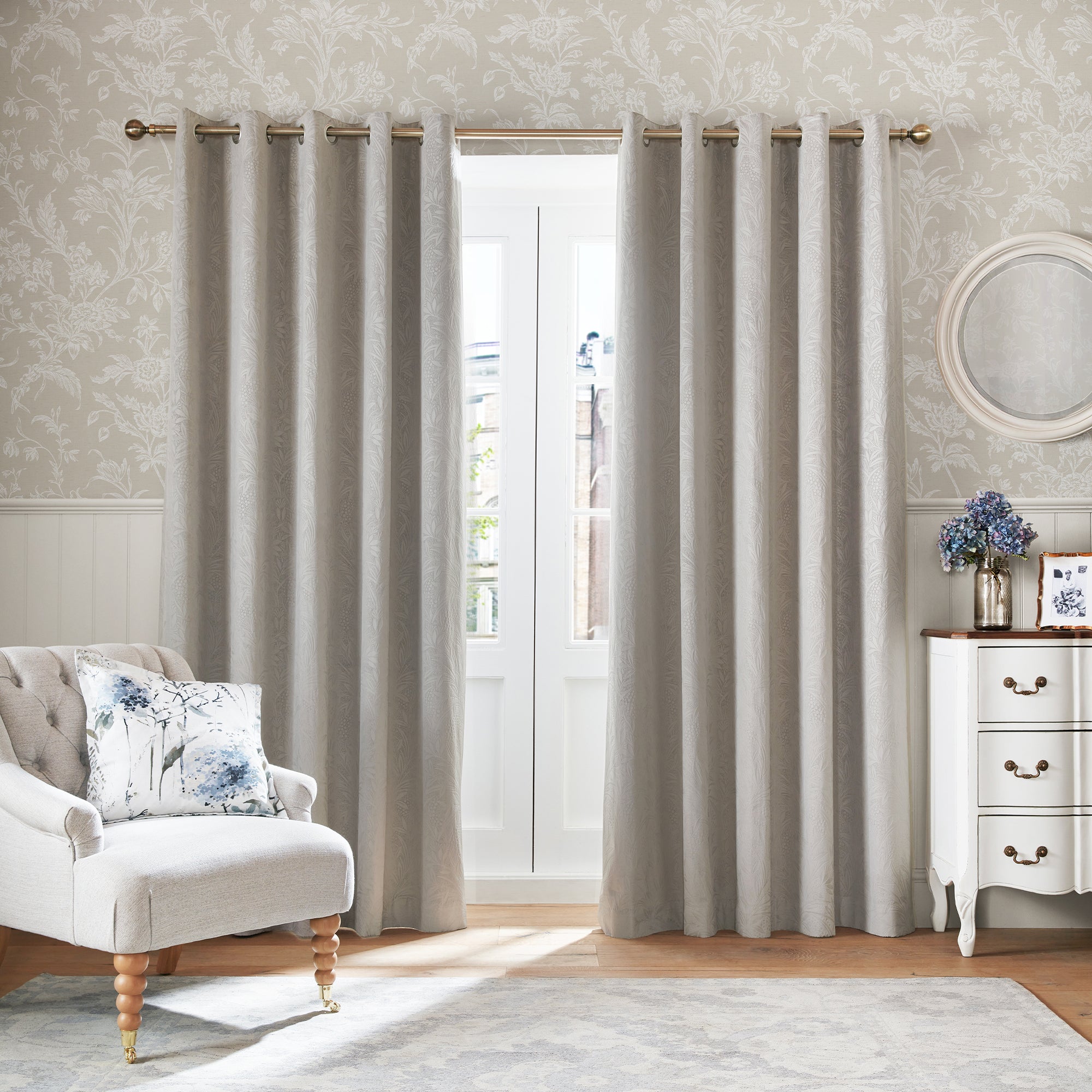 Laura Ashley Lloyd Behang - Bloemen - 10mx52cm - Beige