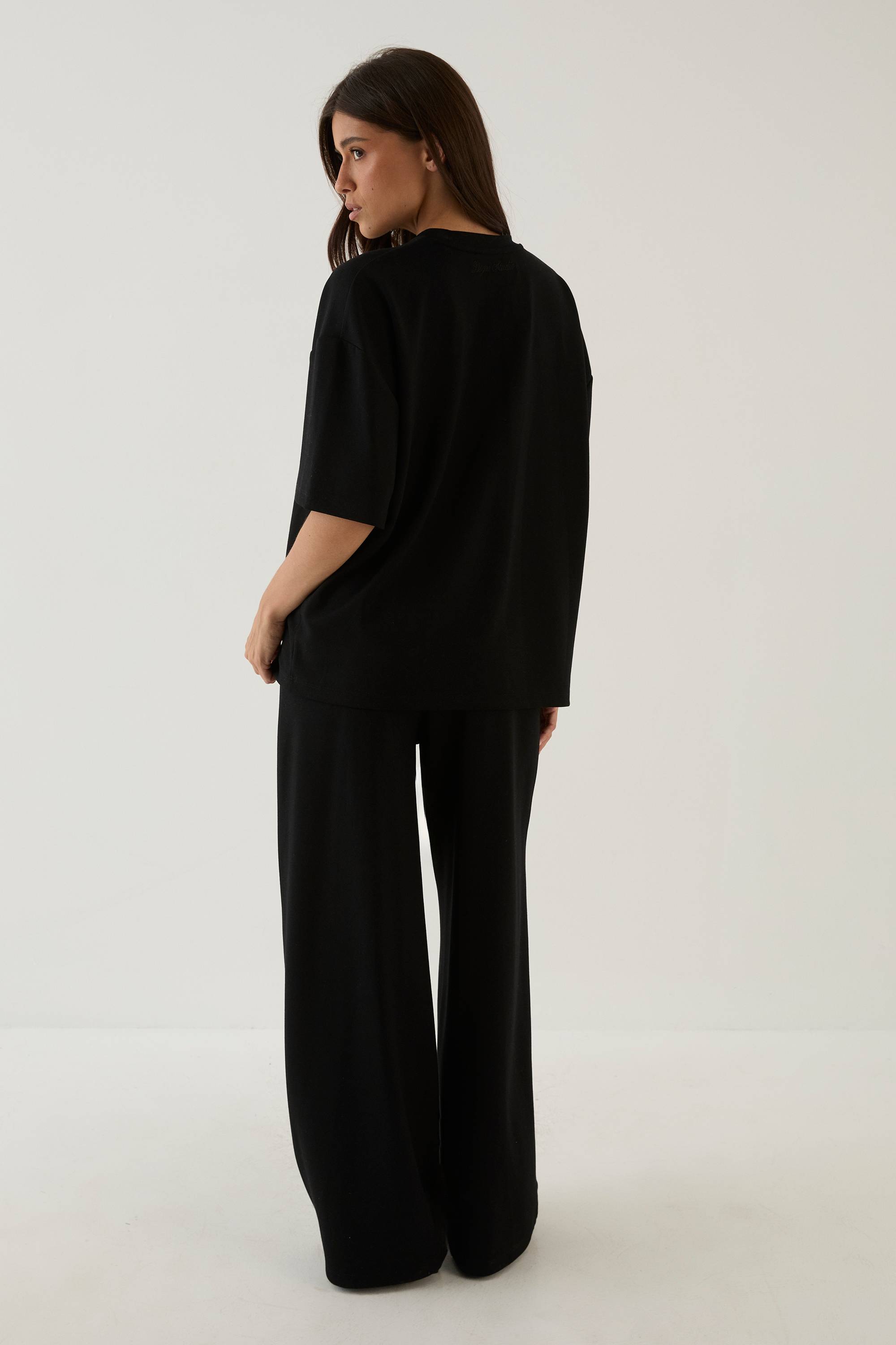 Ensemble T-shirt Oversize Et Pantalon Large Supersoft Dsgn Studio