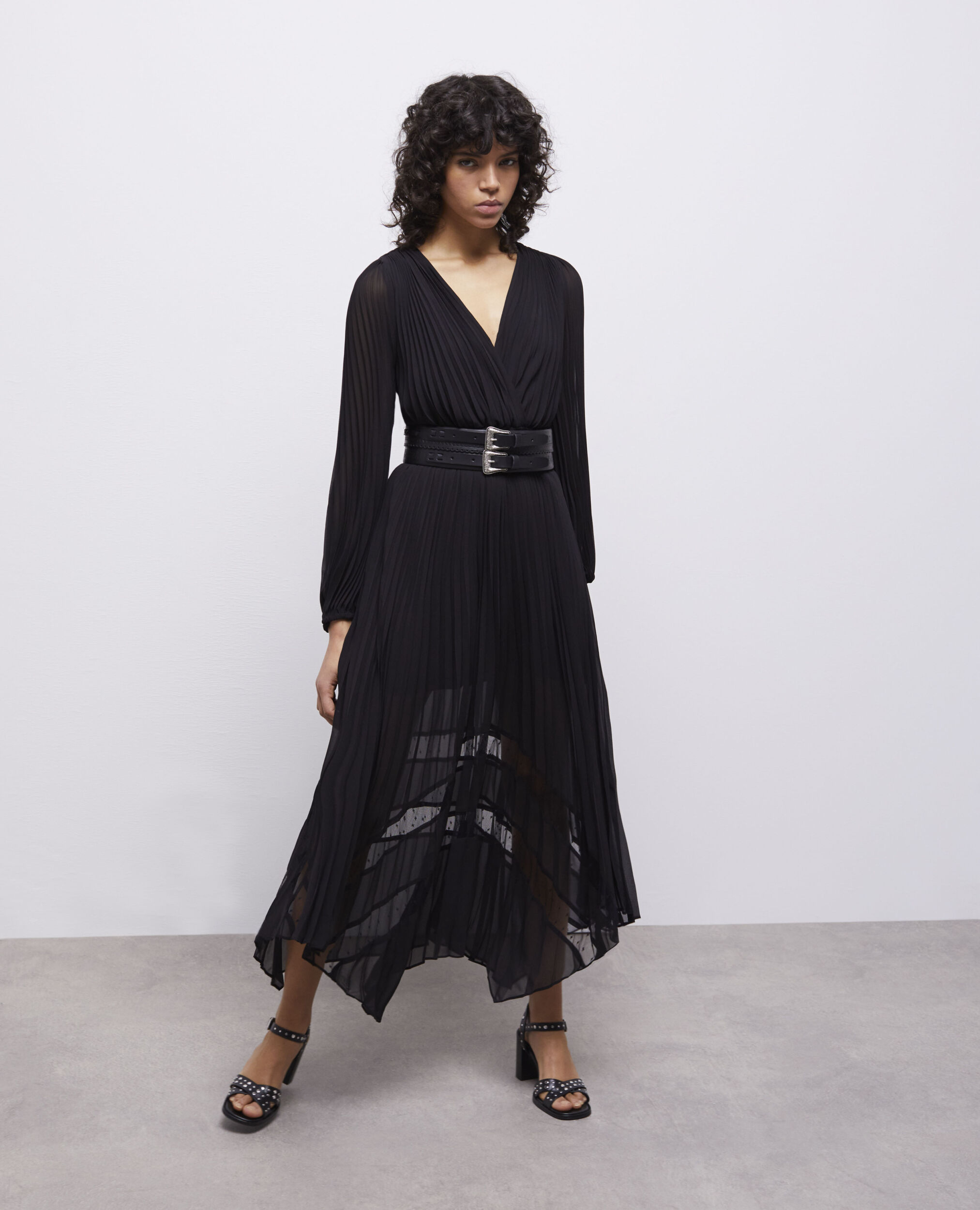 Robe longue plissée noire