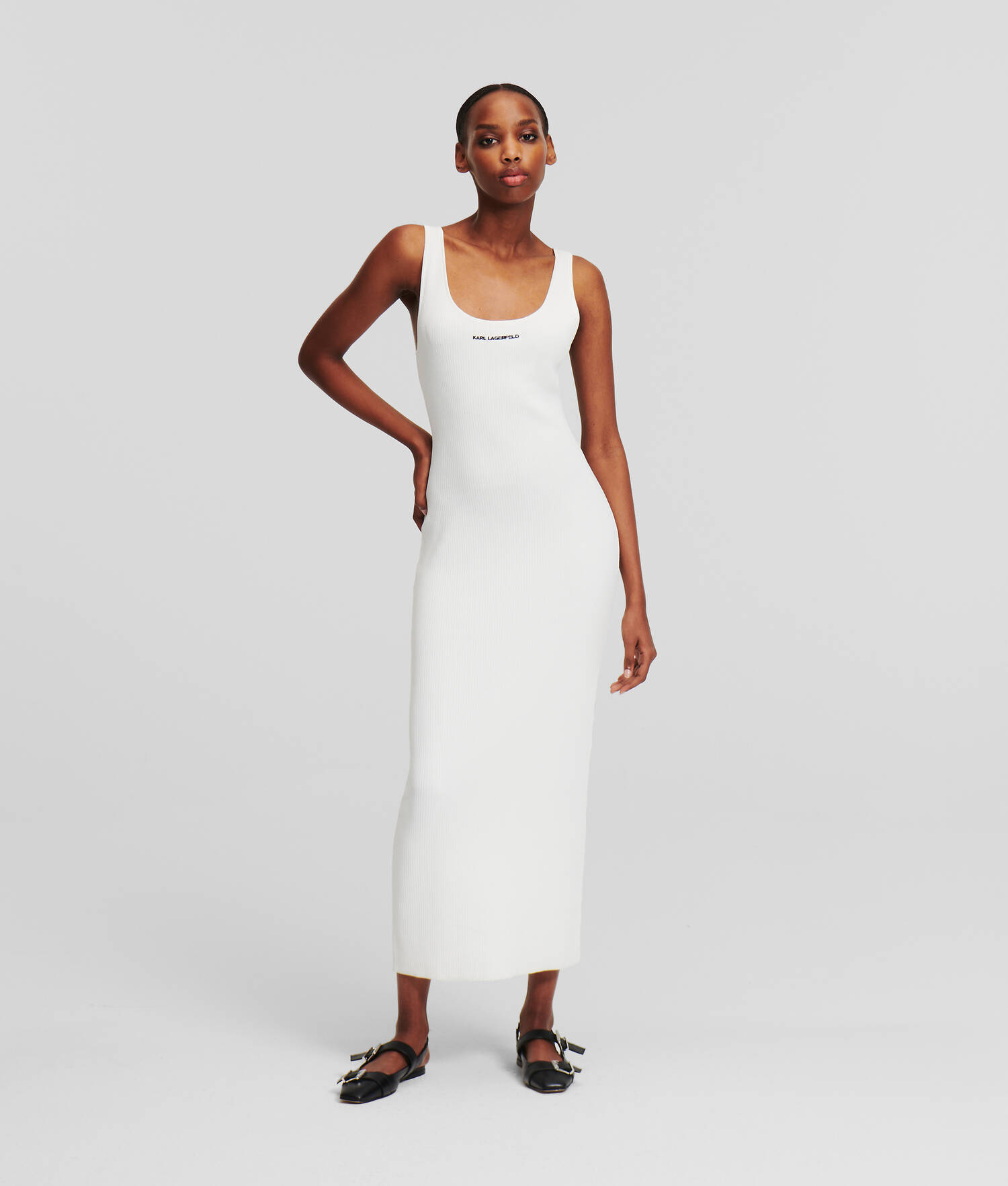 ROBE SANS MANCHES EN TRICOT CÔTELÉ