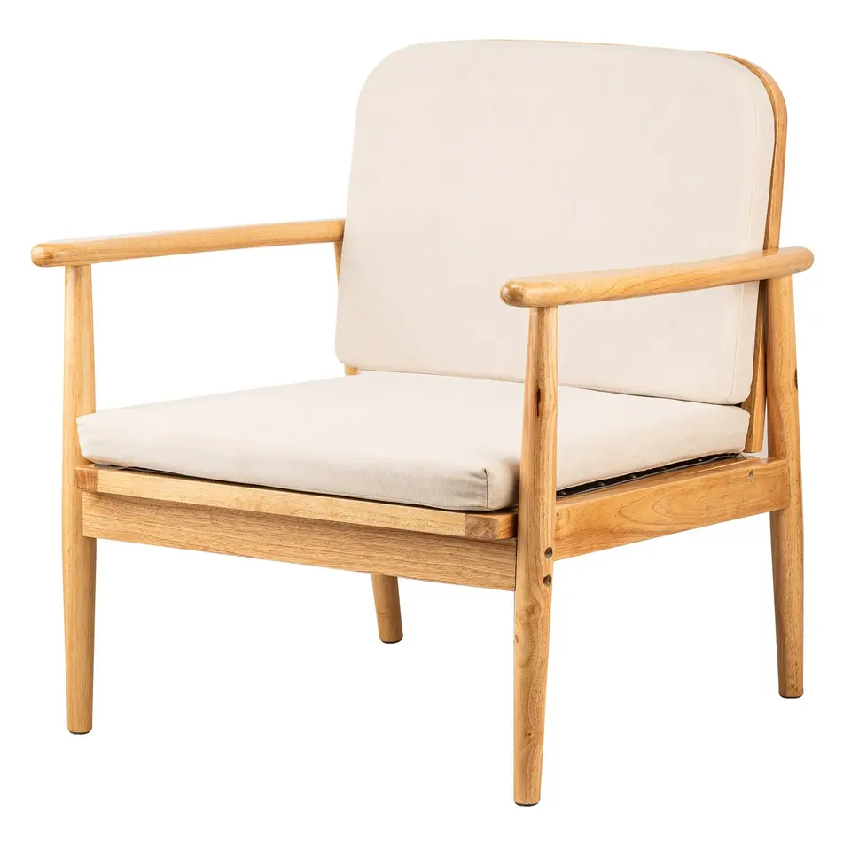 Fauteuil van massief hout en beige stof