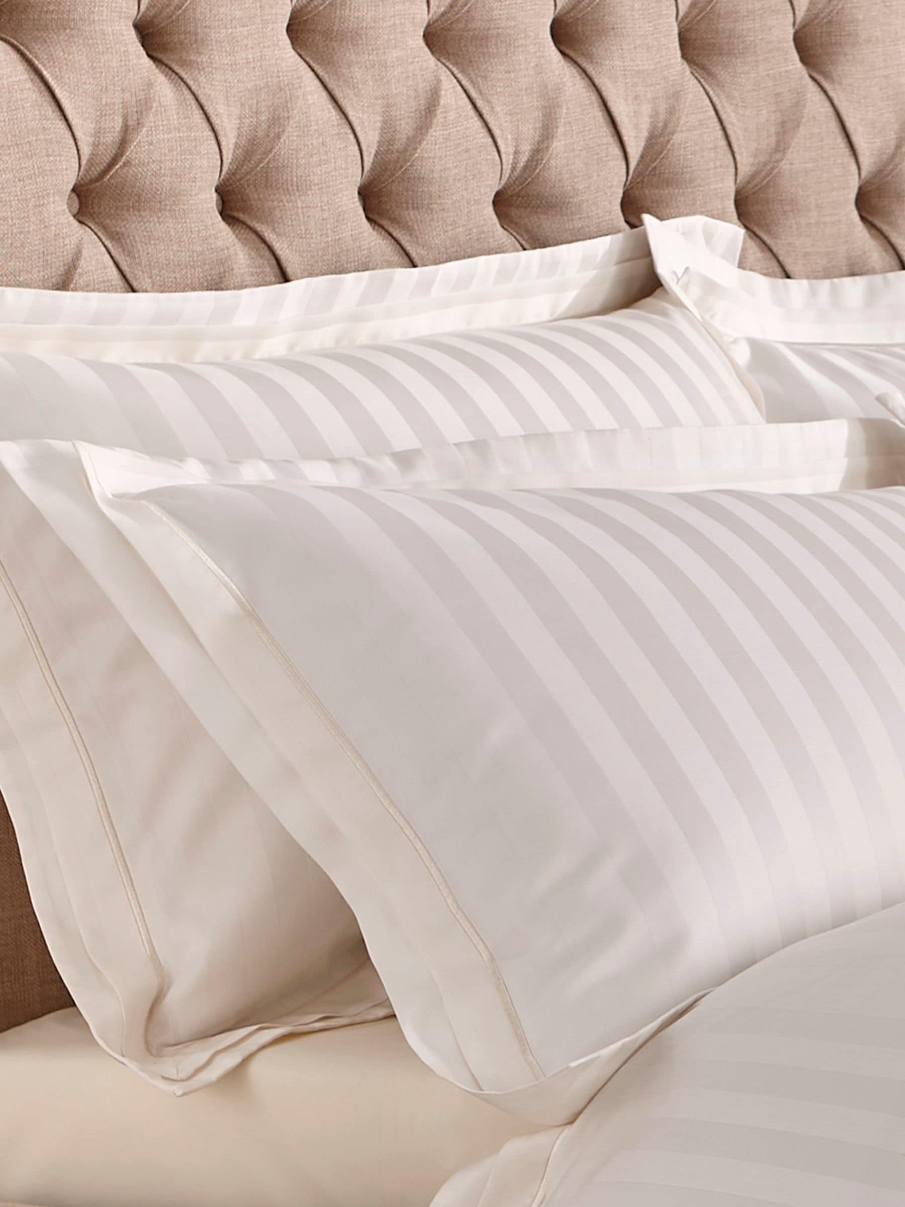 Laura Ashley Shalford set van 2 kussenslopen van 100% katoen met een draaddichtheid van 400