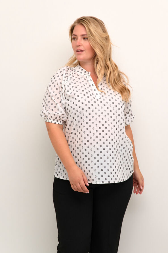 Kaffe Curve KClanni Blouse Offwhite / black dobby