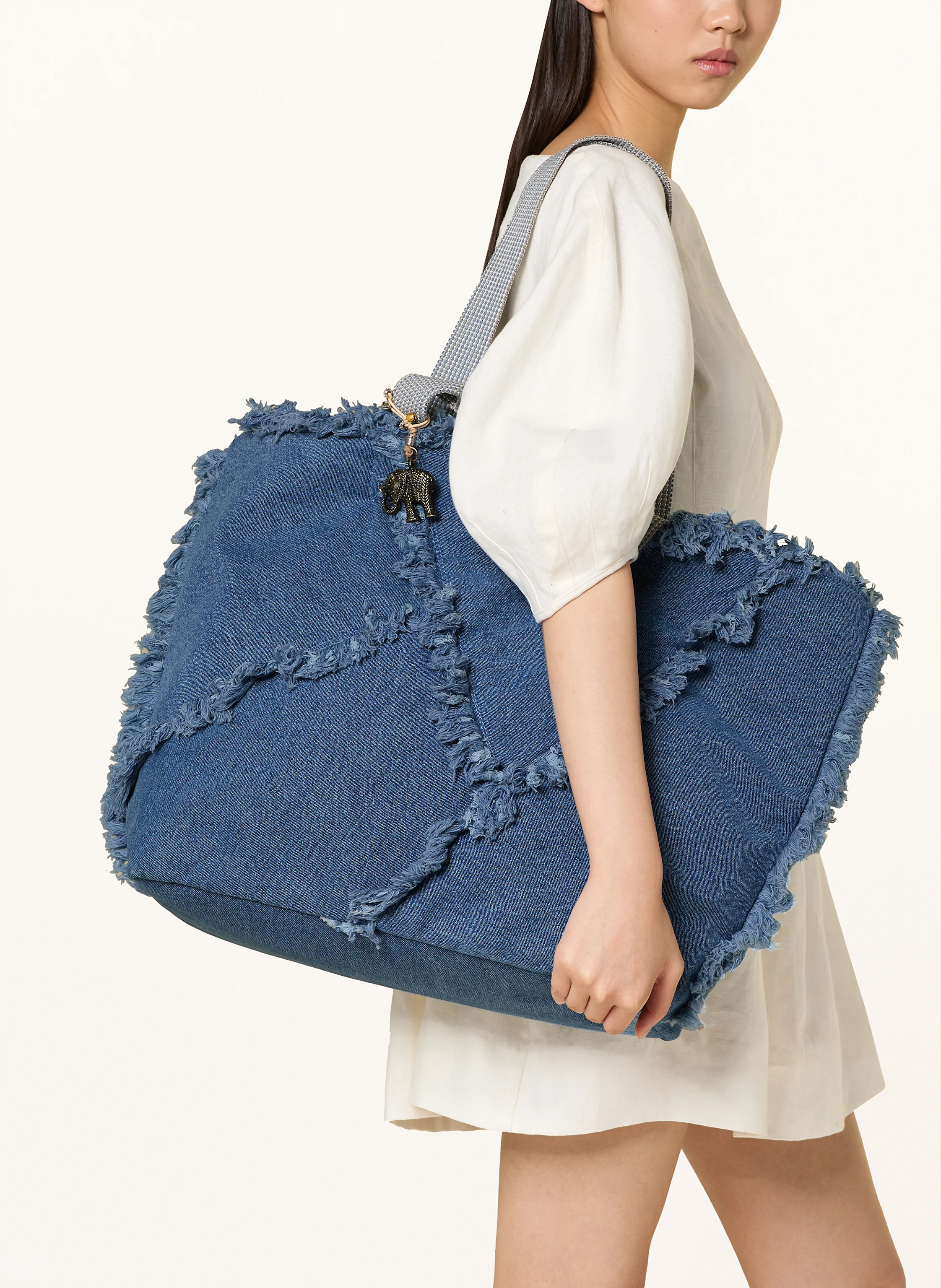 ANOKHI Shopper