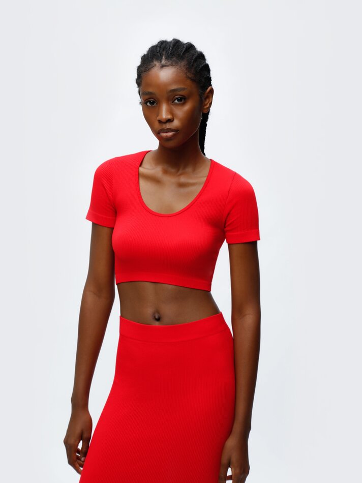 Camiseta cropped sem costura - Vermelha