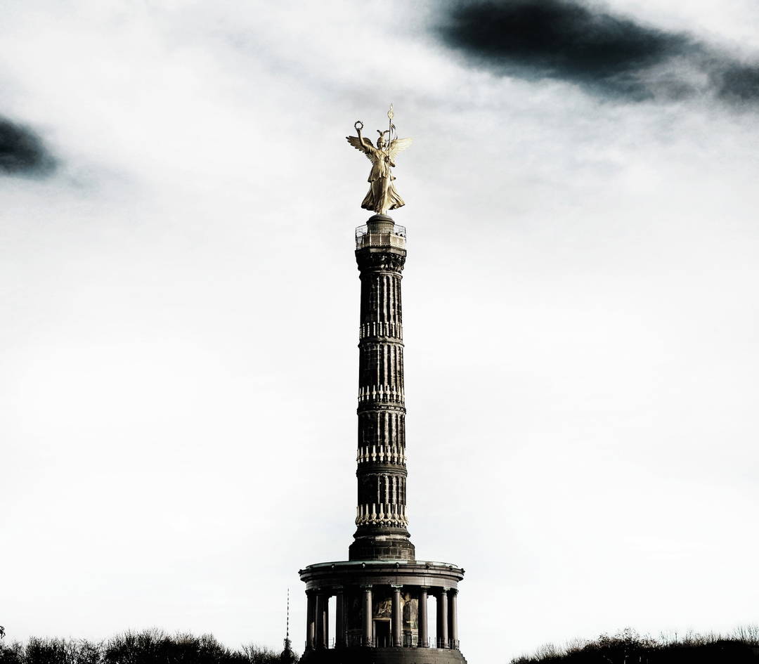 Siegessäule by Cathrin Schulz - Limited Edition. Edition of: 100. Signed.