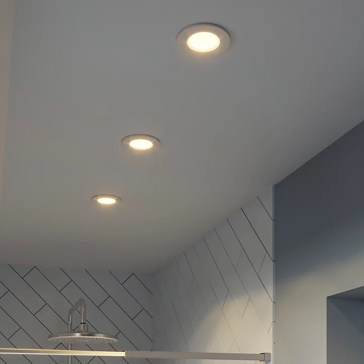 3 spots encastrables Etana LED intégrée blanc chaud IP65 410lm 4.7W Ø8.5cmxH.3.1cm métal blanc GoodHome