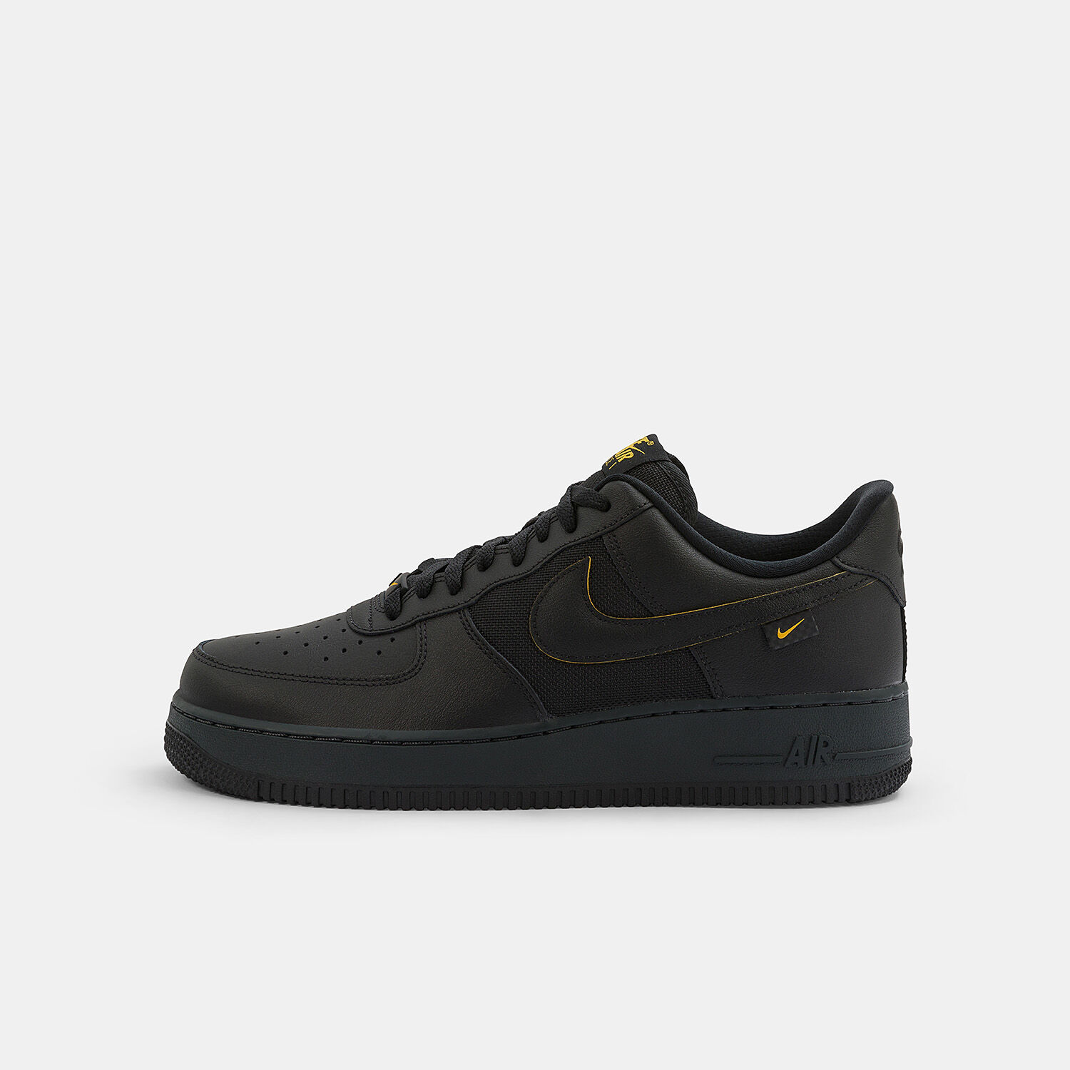 Nike Air Force 1 '07-negro/amarillo