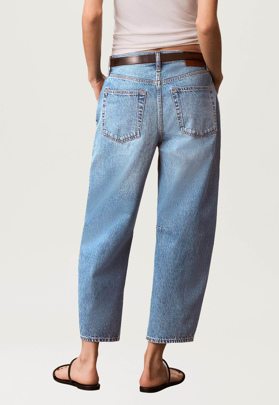 Calvin Klein Cropped Barrel Jeans