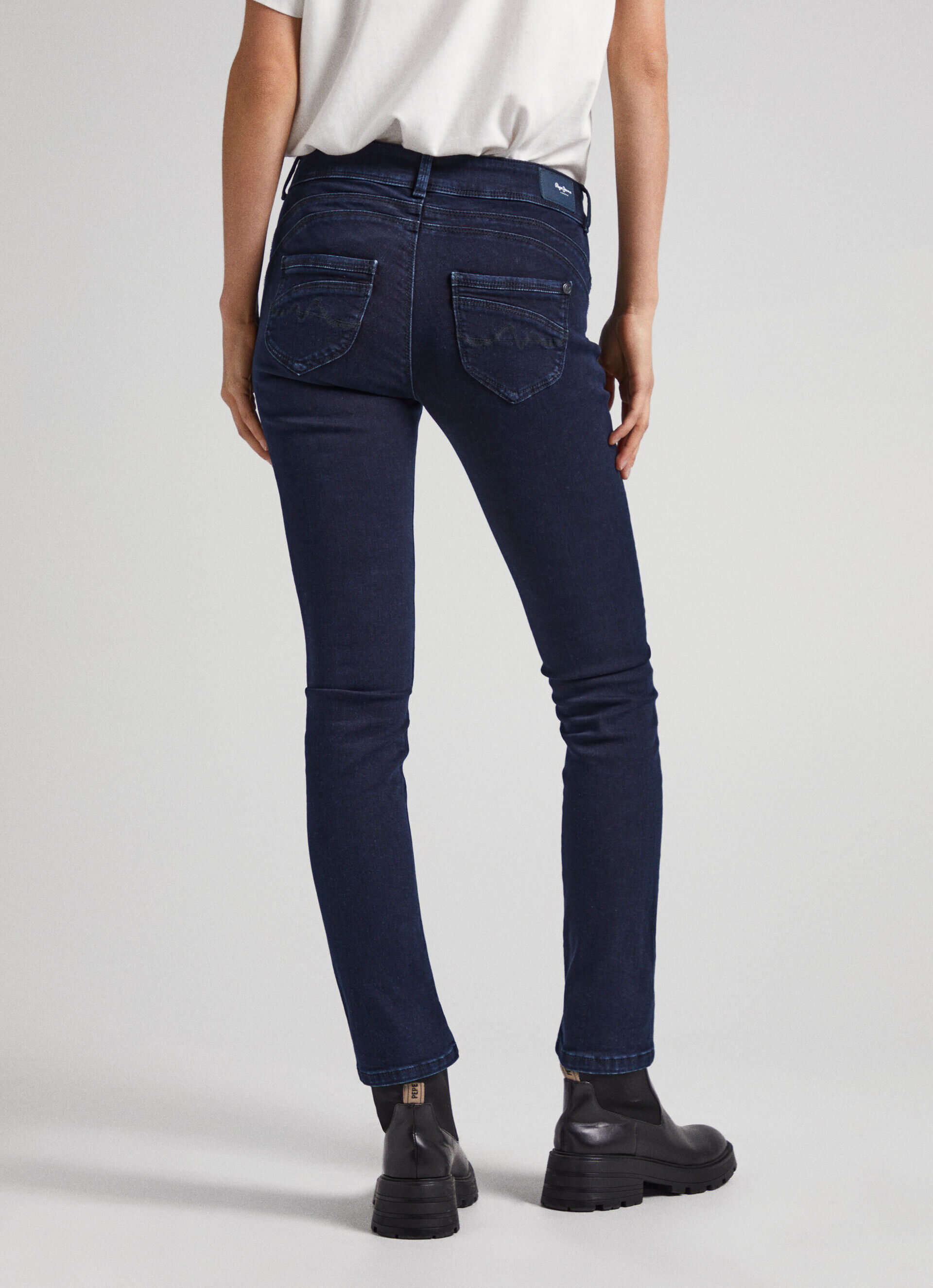 JEANS BROOKES FIT REGULAR TIRO MEDIO - denim