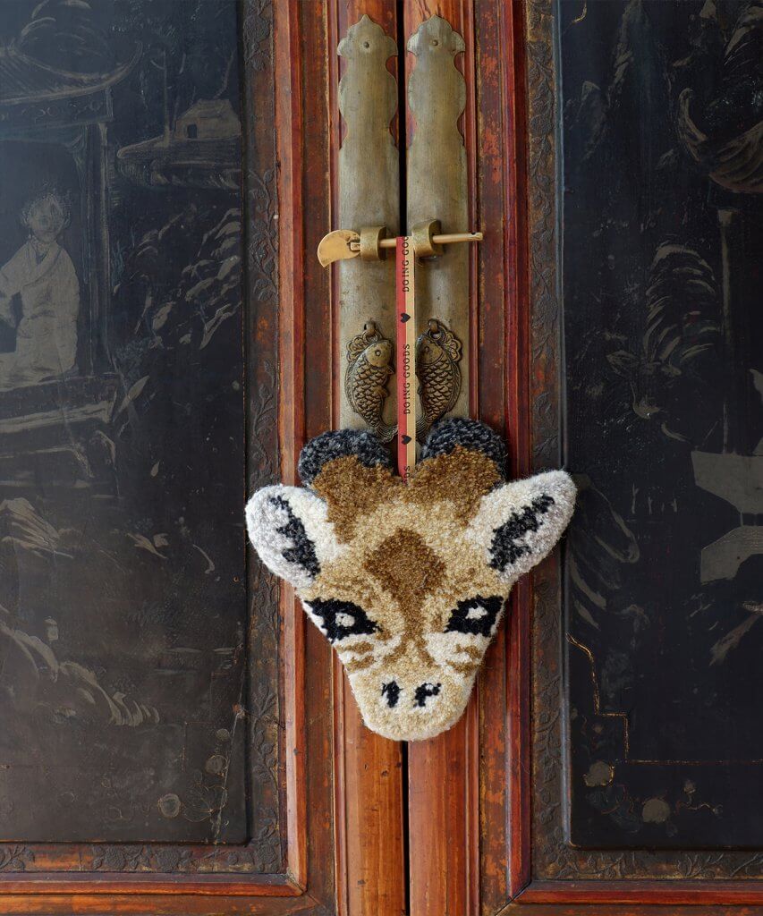 Doing Goods  Gimpy Giraffe ophæng - Brown