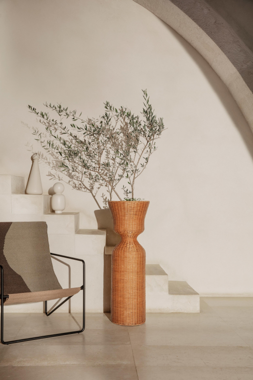 Ferm Living Desert fauteuil zwart onderstel Black/Soil