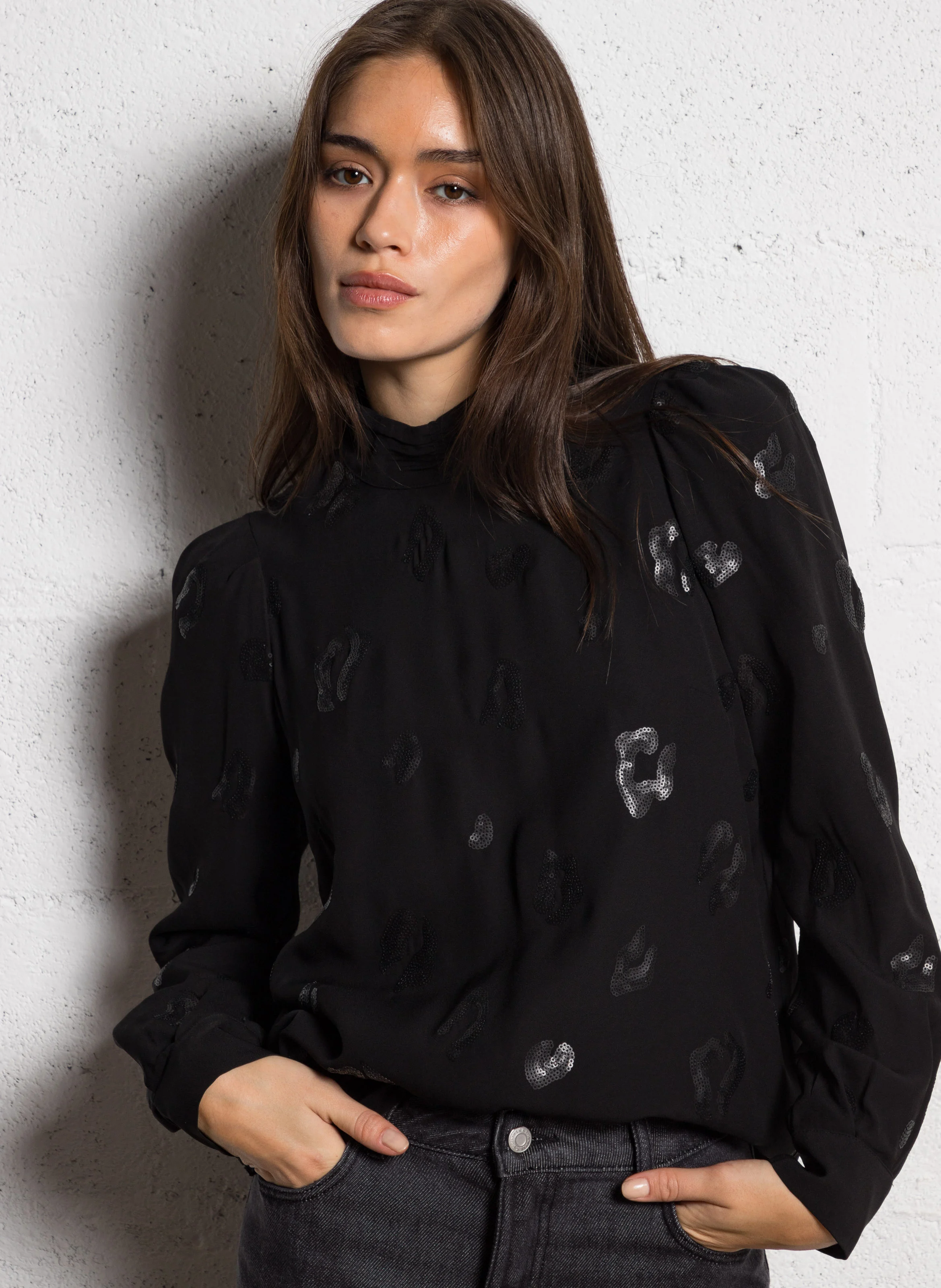 Blouse col montant à sequins | Noir