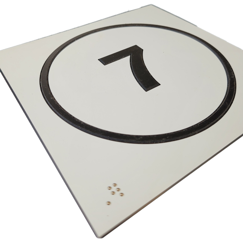 Panneau relief et braille Numéro 7 - Fond blanc