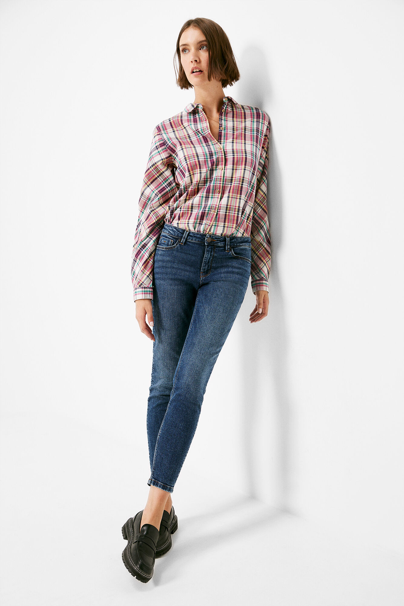 Calça jeans cropped slim, lavagem sustentável