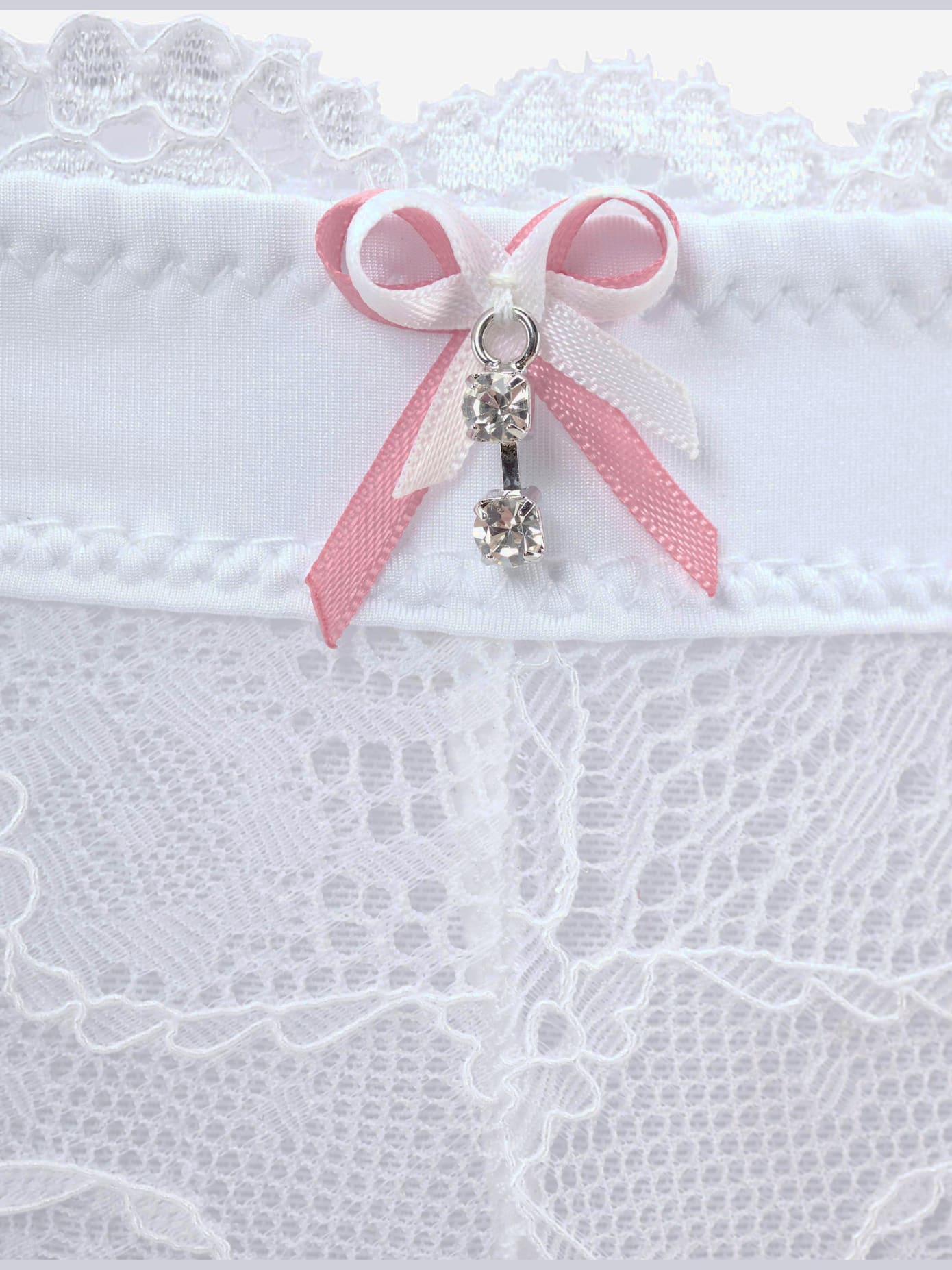 String en jolie dentelle