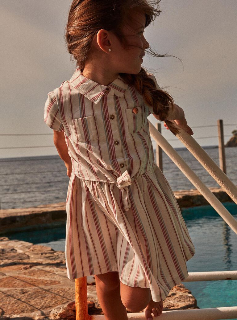Robe chemise écrue en lin avec rayures