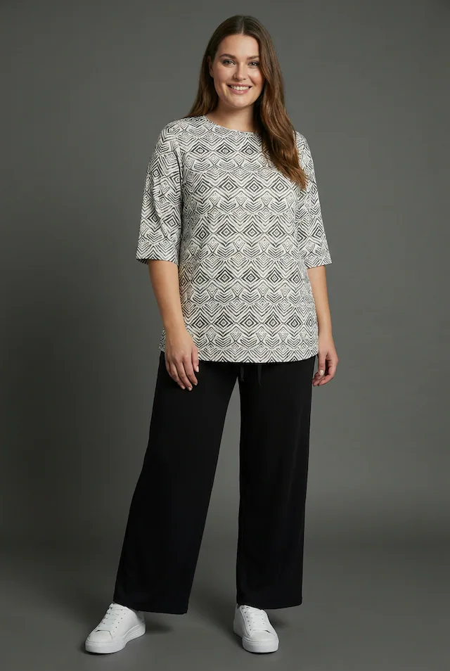 Laura Scott CURVE Anzug Set, Shirt + Hose,  figurumspielend für Frühling und Sommer, figurumspielend, mit 3/4-Ärmeln, bedruckt