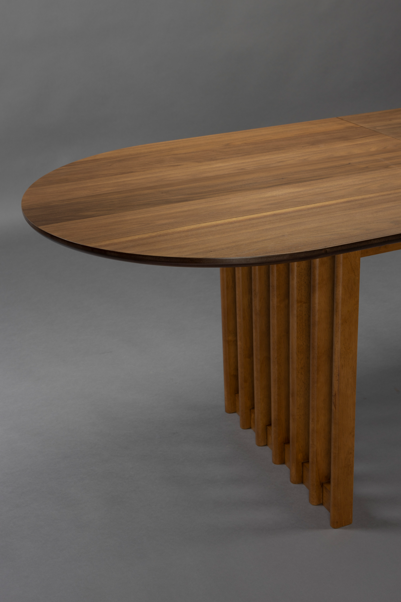 Eettafel Barlet ovaal uitschuifbaar walnoot 200-240 X 90 cm