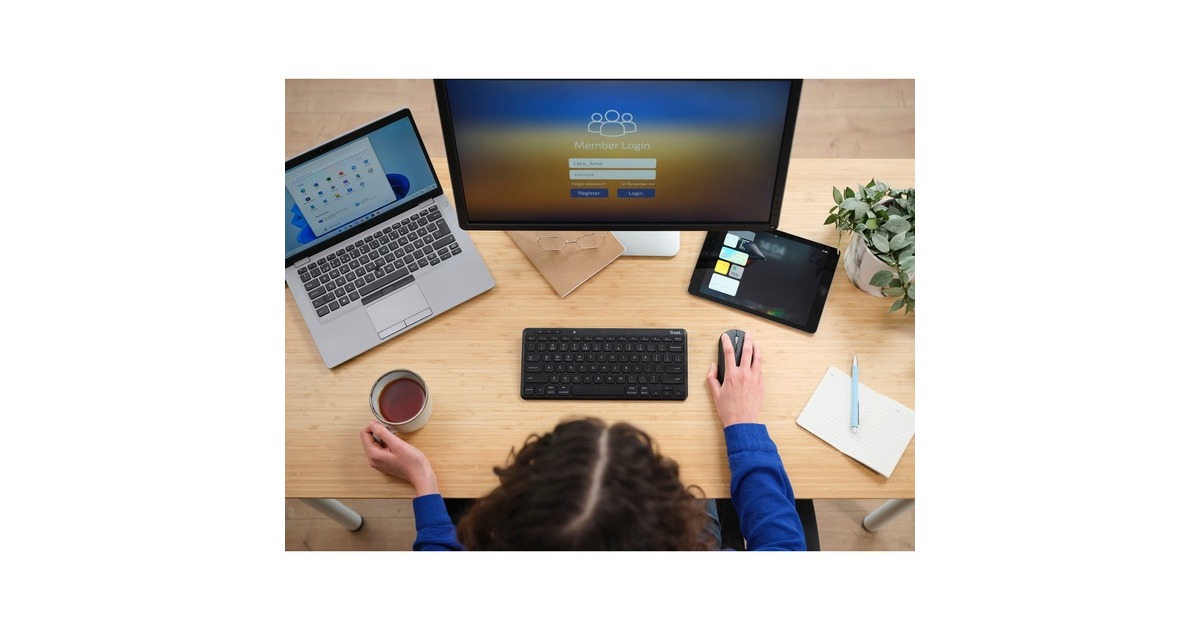 TrustLyra Compact draadloos toetsenbord  (Zwart, US lay-out, Scissor switches, 2,4 GHz USB, Bluetooth, 65%)