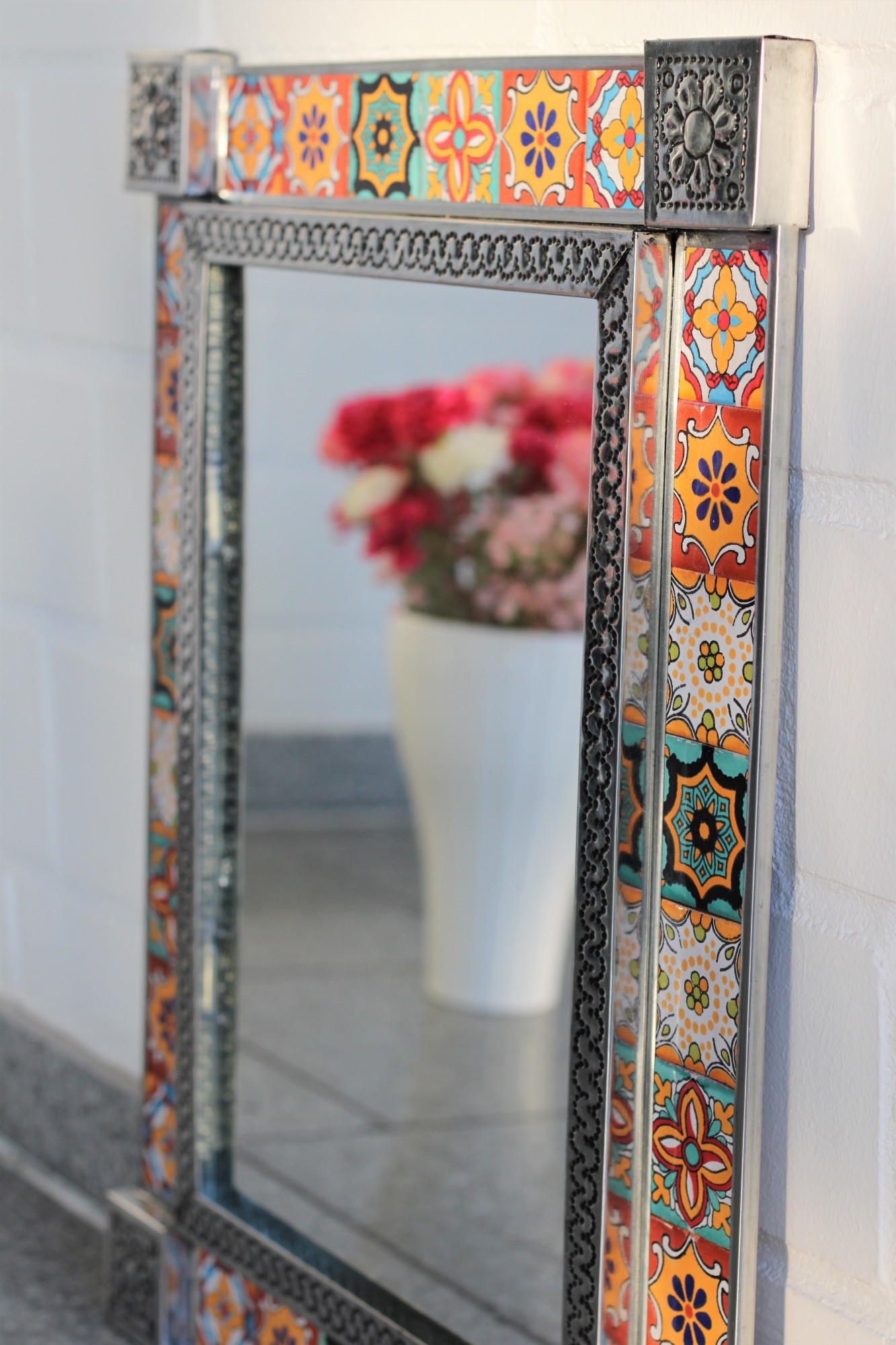 Wandspiegel 'Encanolado' mit Keramikfliesen, multicolor, B 43 cm, H 53 cm, L 2,5 cm von fischer's lagerhaus