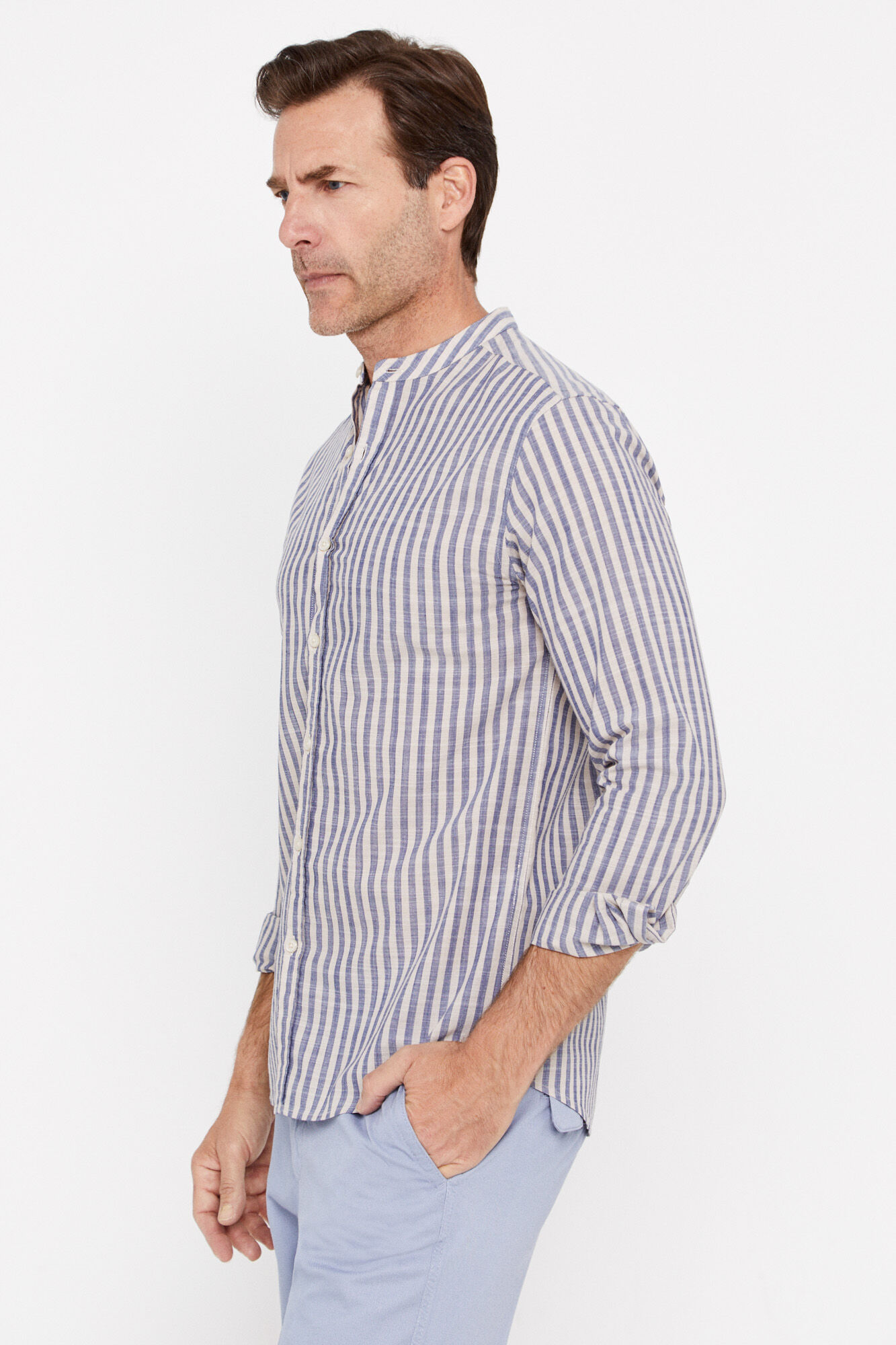 Camisa listrada em malha texturizada com gola mandarim - Azul marinho