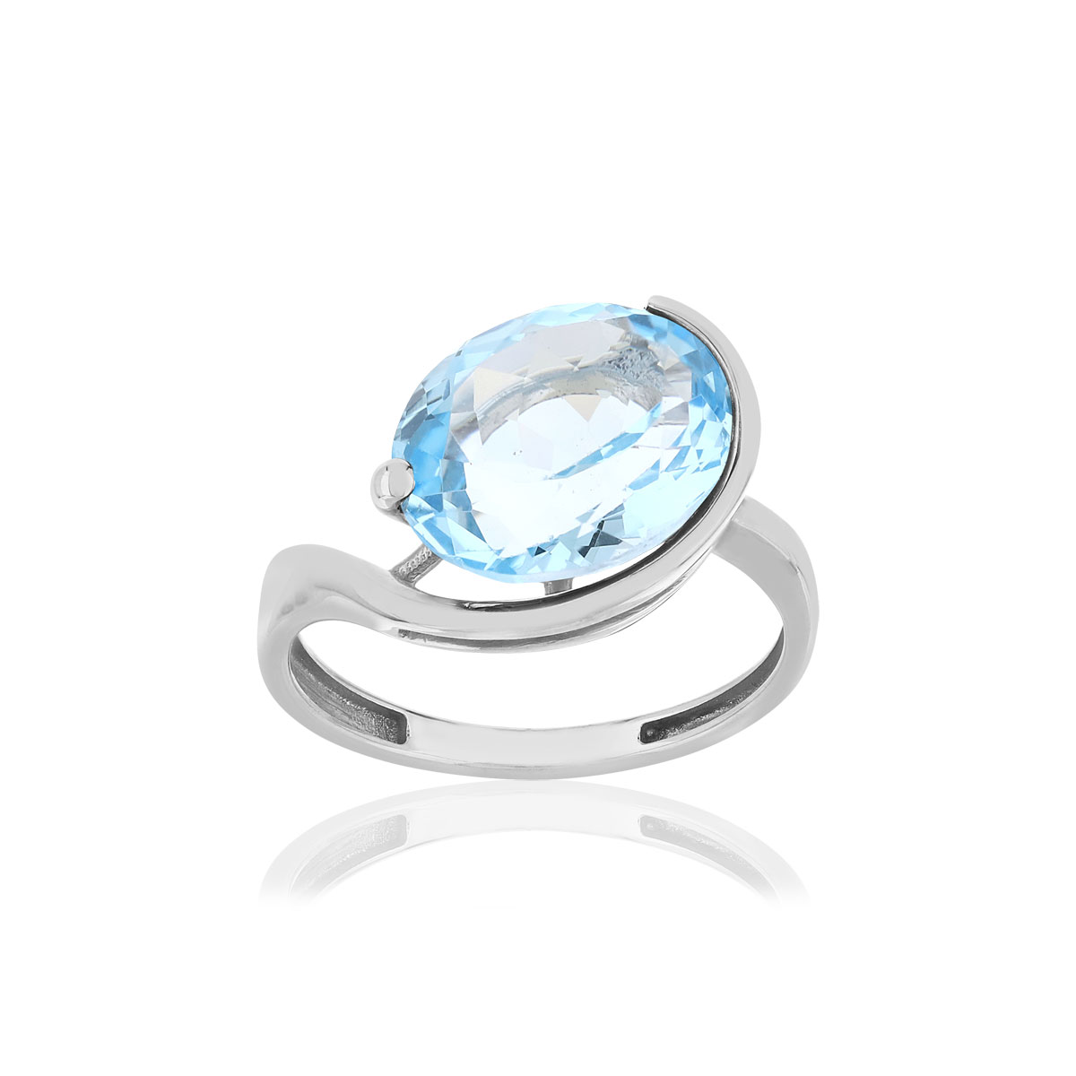 Bague or blanc 750, 1 Topaze bleue de 5,25 carats.