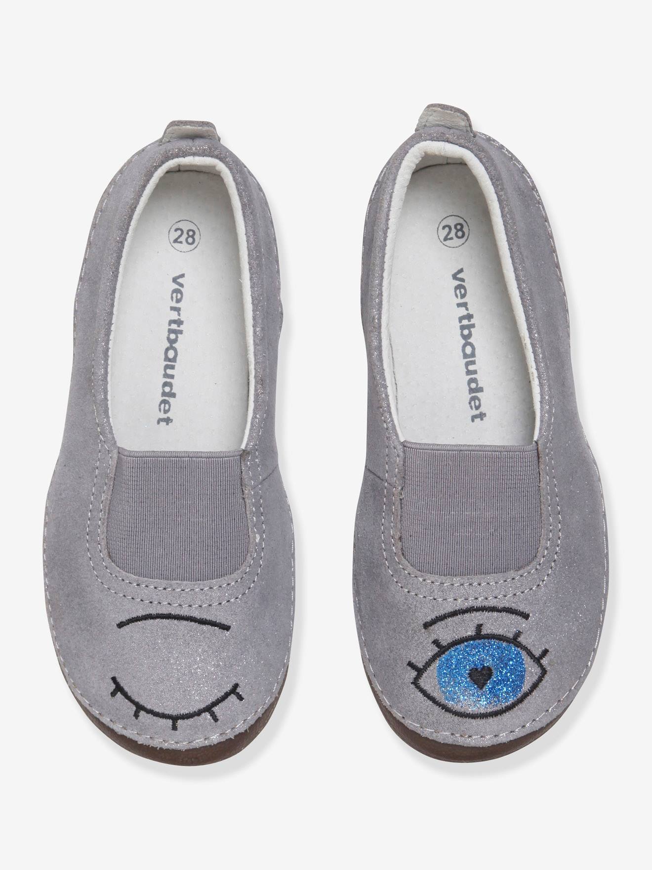 Pantufas de couro metálico cinza claro com elástico para meninas