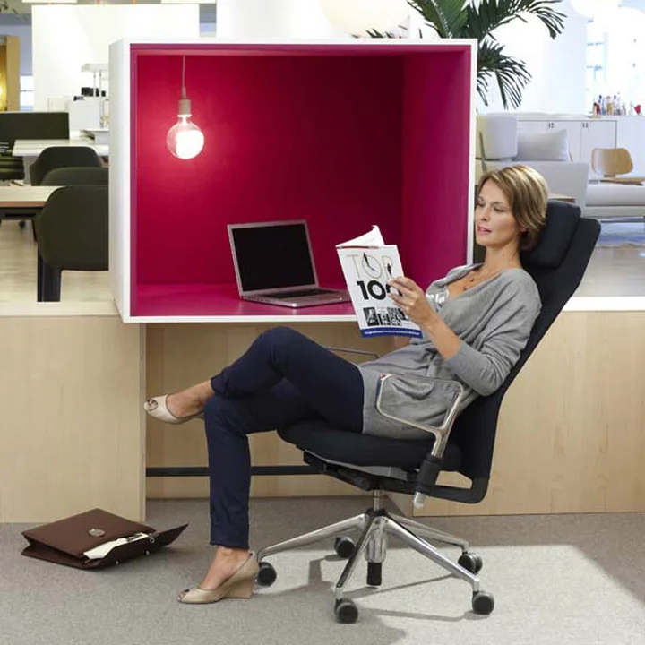 Vitra - ID Mesh, nero / Aluminium poliert