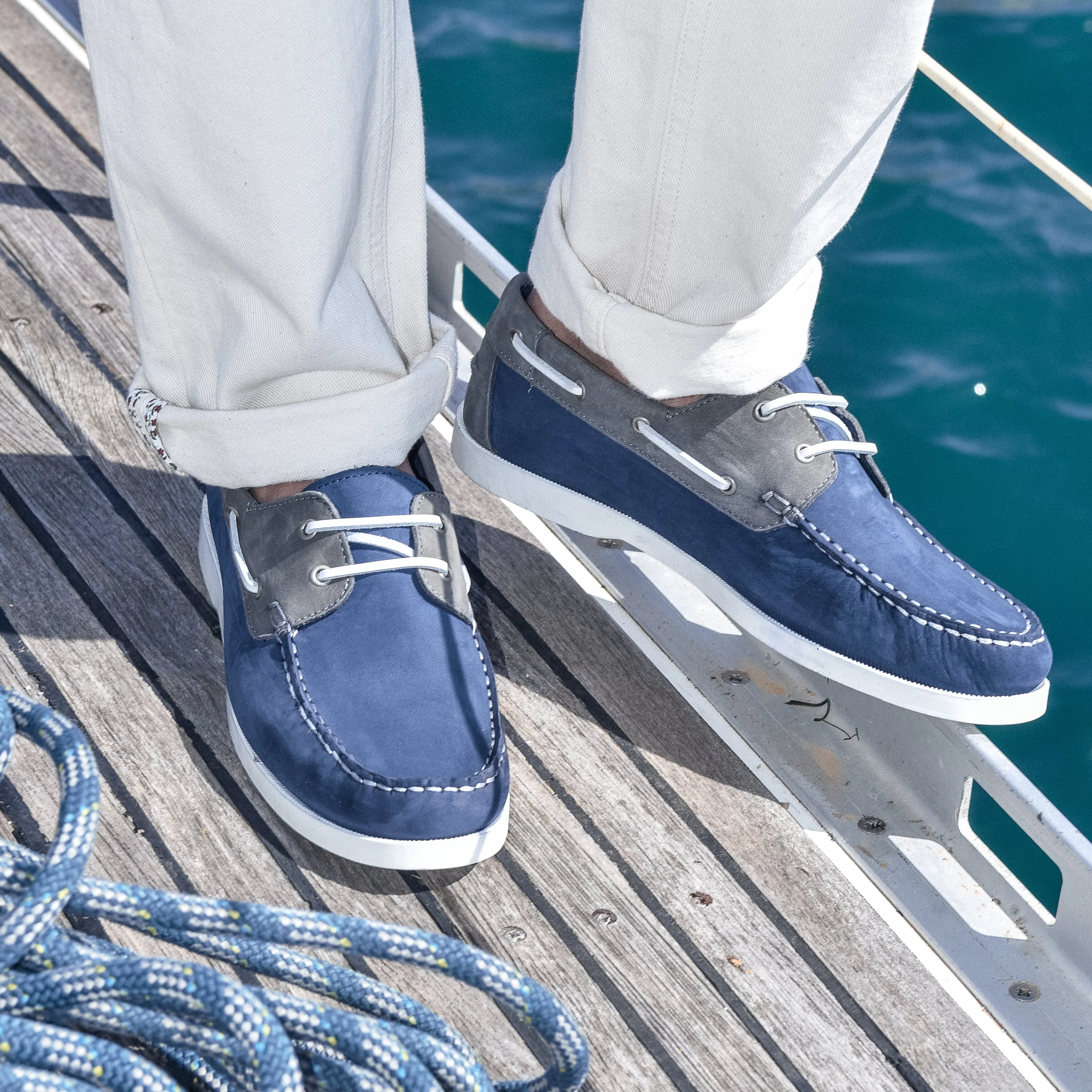 Bato-Chaussure bateau en nubuck marine & gris
