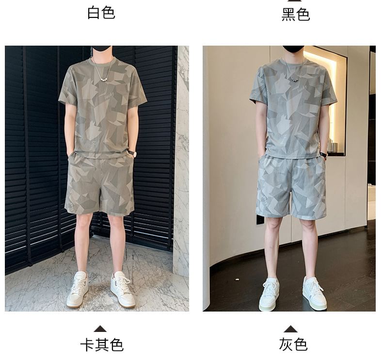Dandyluxe - Set: T-shirt met korte mouwen, ronde hals en geometrische print + shorts met middelhoge taille