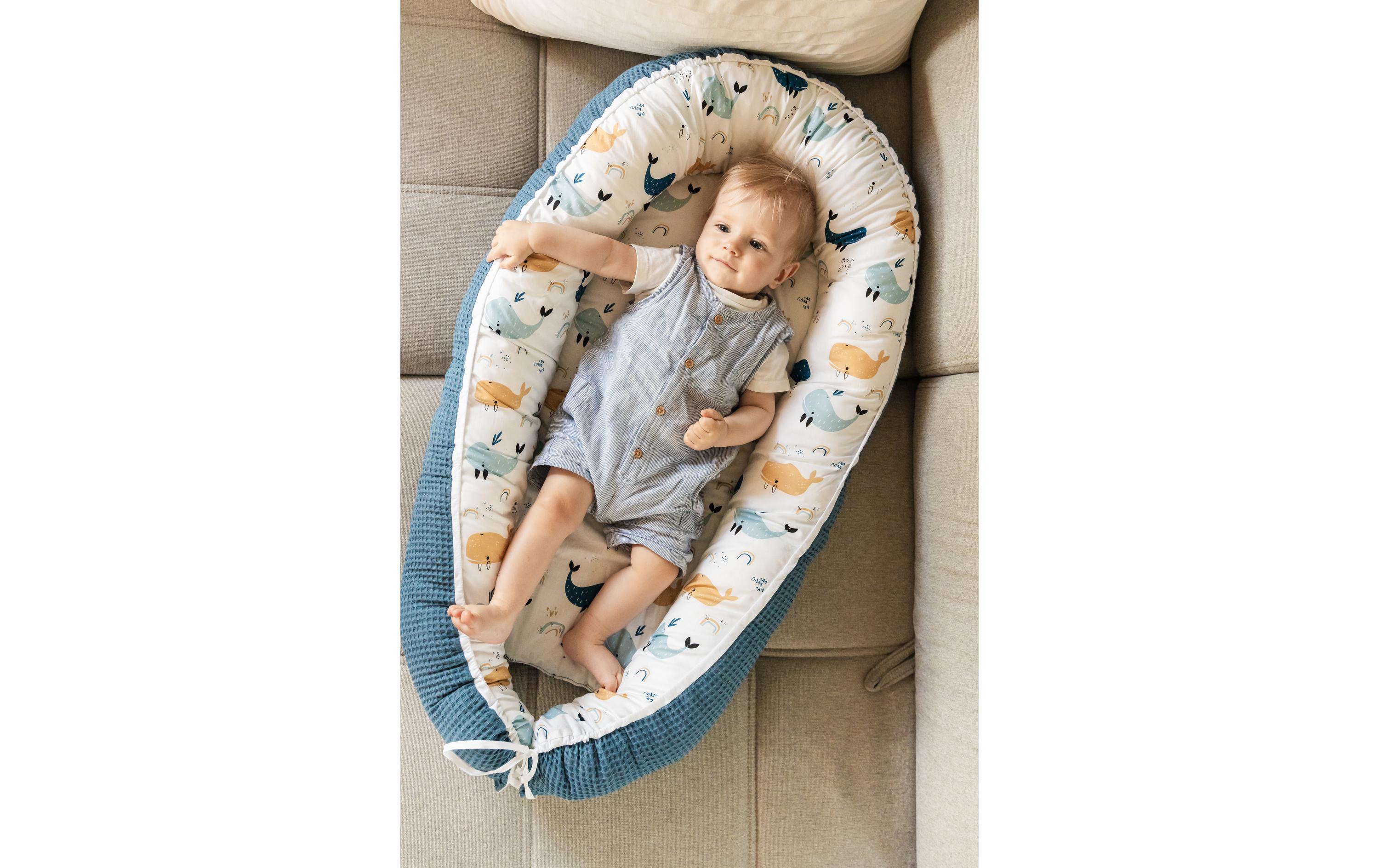 Babynest Cocoon Waffel-Motiv Blau Wale 55 x 95 cmGemütliches Babynest für Neugeborene, 100% Oekotex, Made in EU
