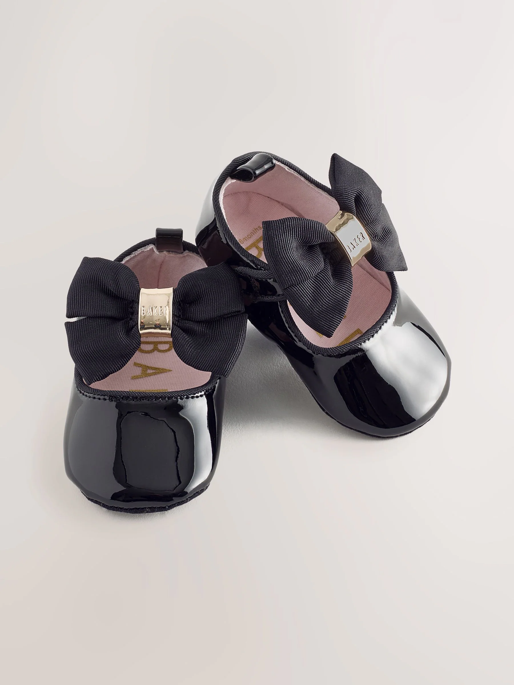 Zwart lak - Baker by Ted Baker babyslofjes met strik voor meisjes