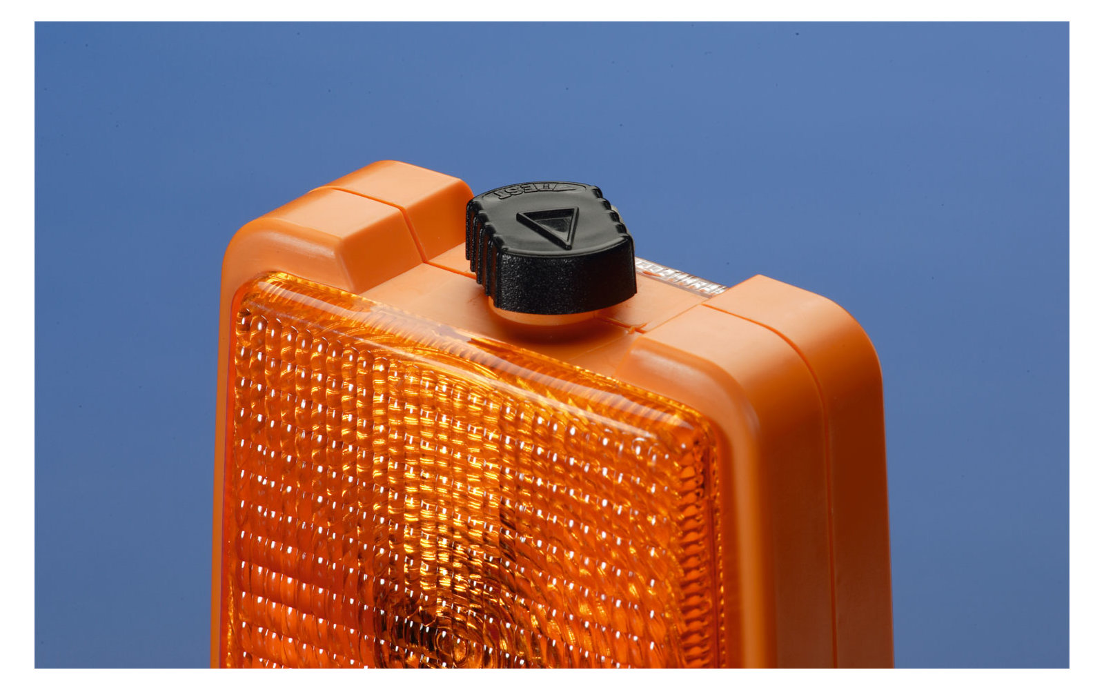Hella Modell 3003 Warn- und Arbeitsleuchte mit Befestigungshalter