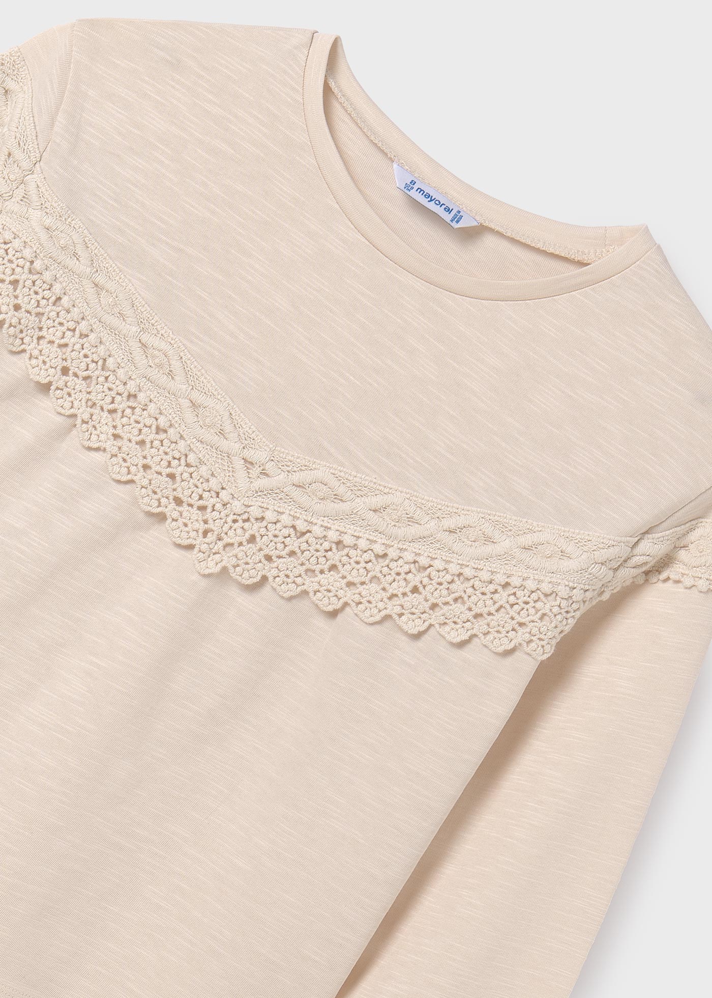 Camiseta infantil Better Cotton com fita bordada