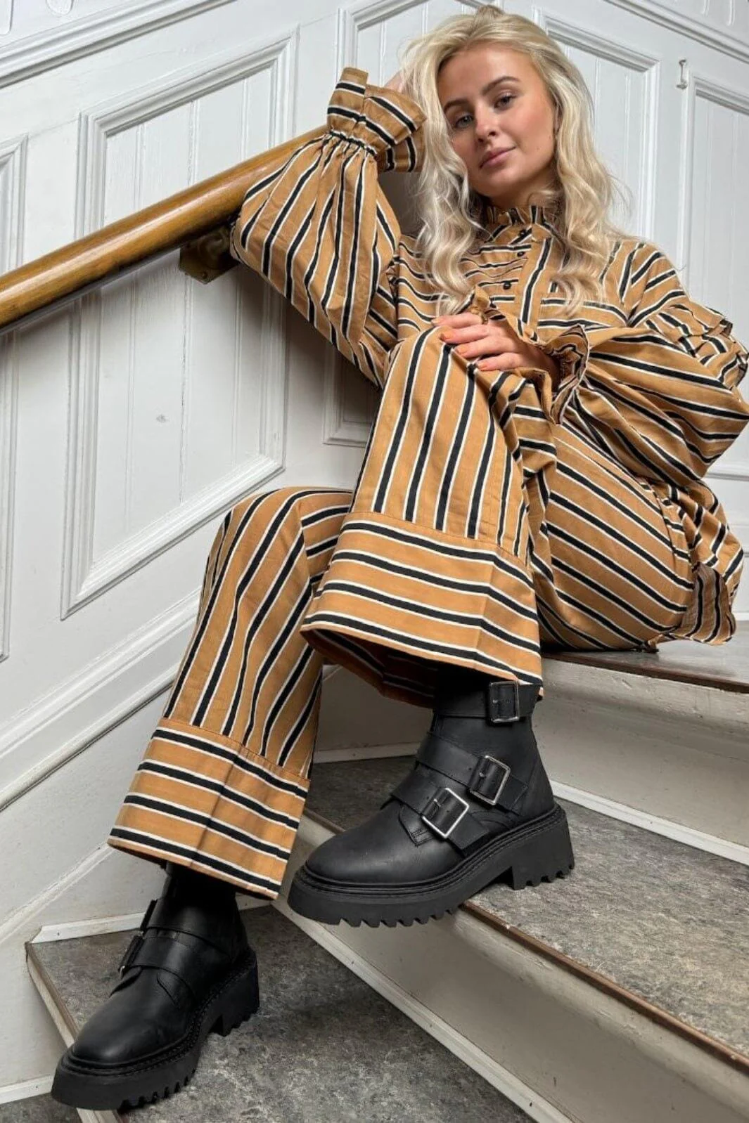 Stories From The Atelier By Copenhagen Shoes When You Listen Pants 0896 golden stripes