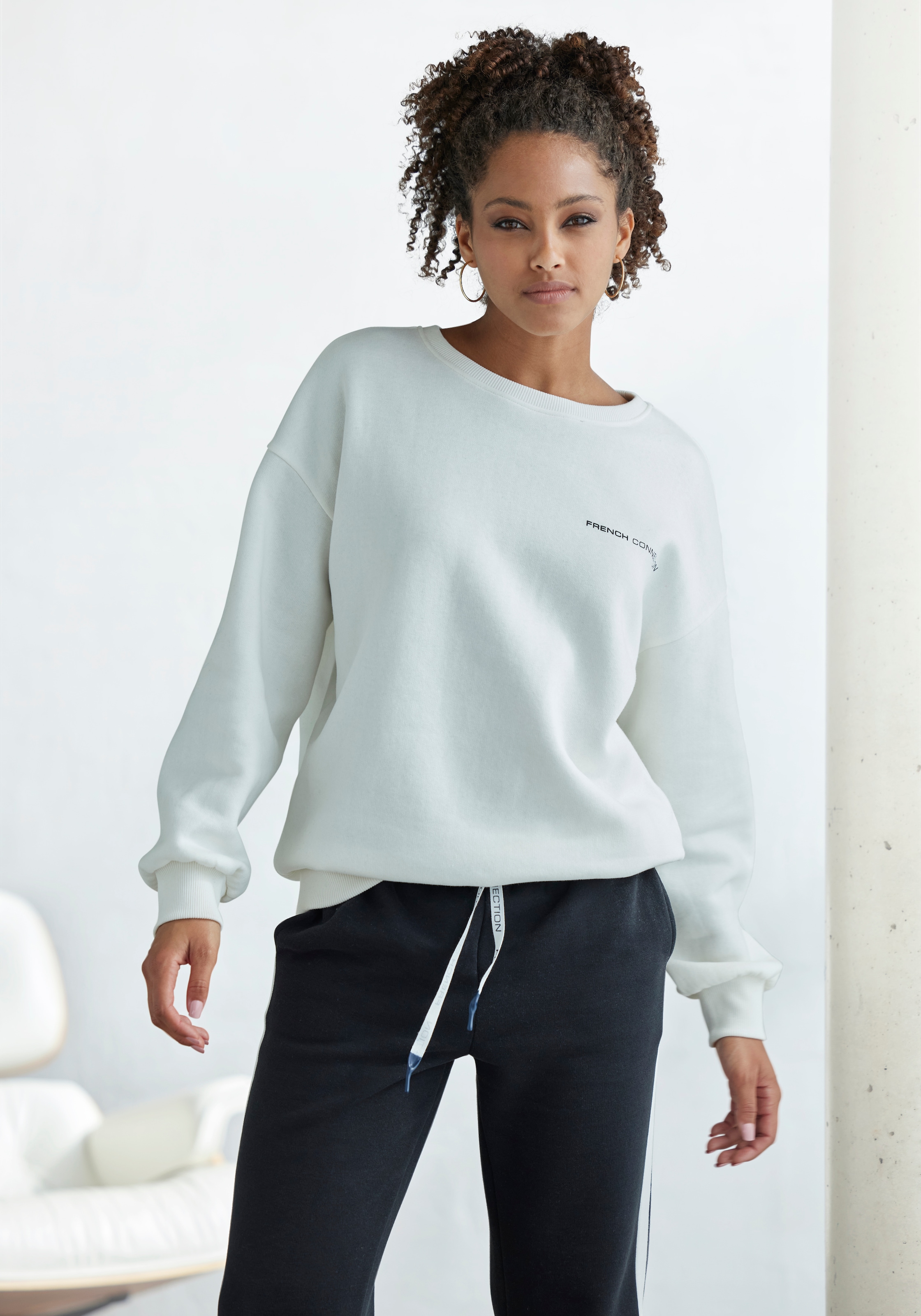 French Connection Sweatshirt , mit Schriftzug auf dem Rücken
