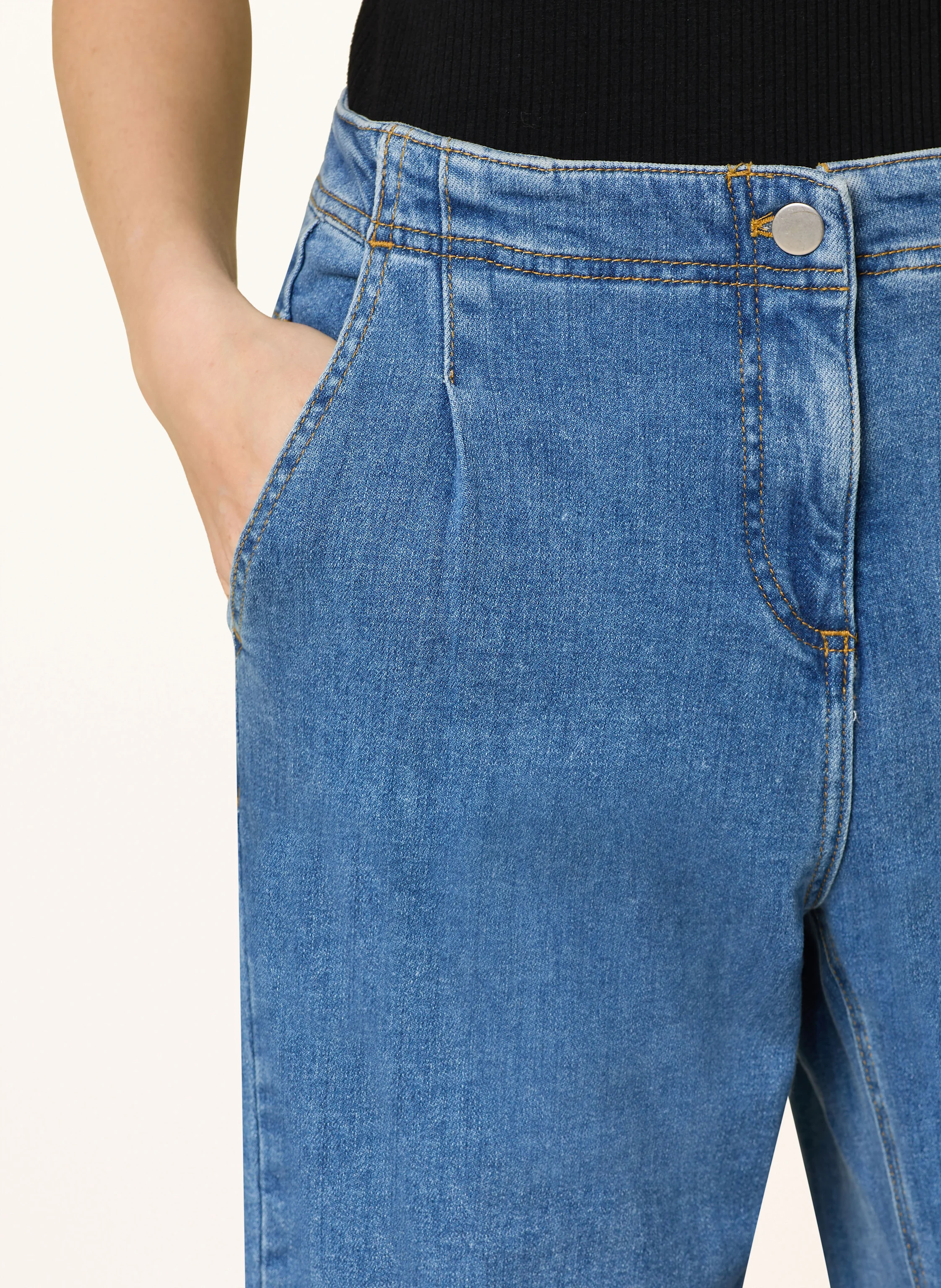 MORE Jeans