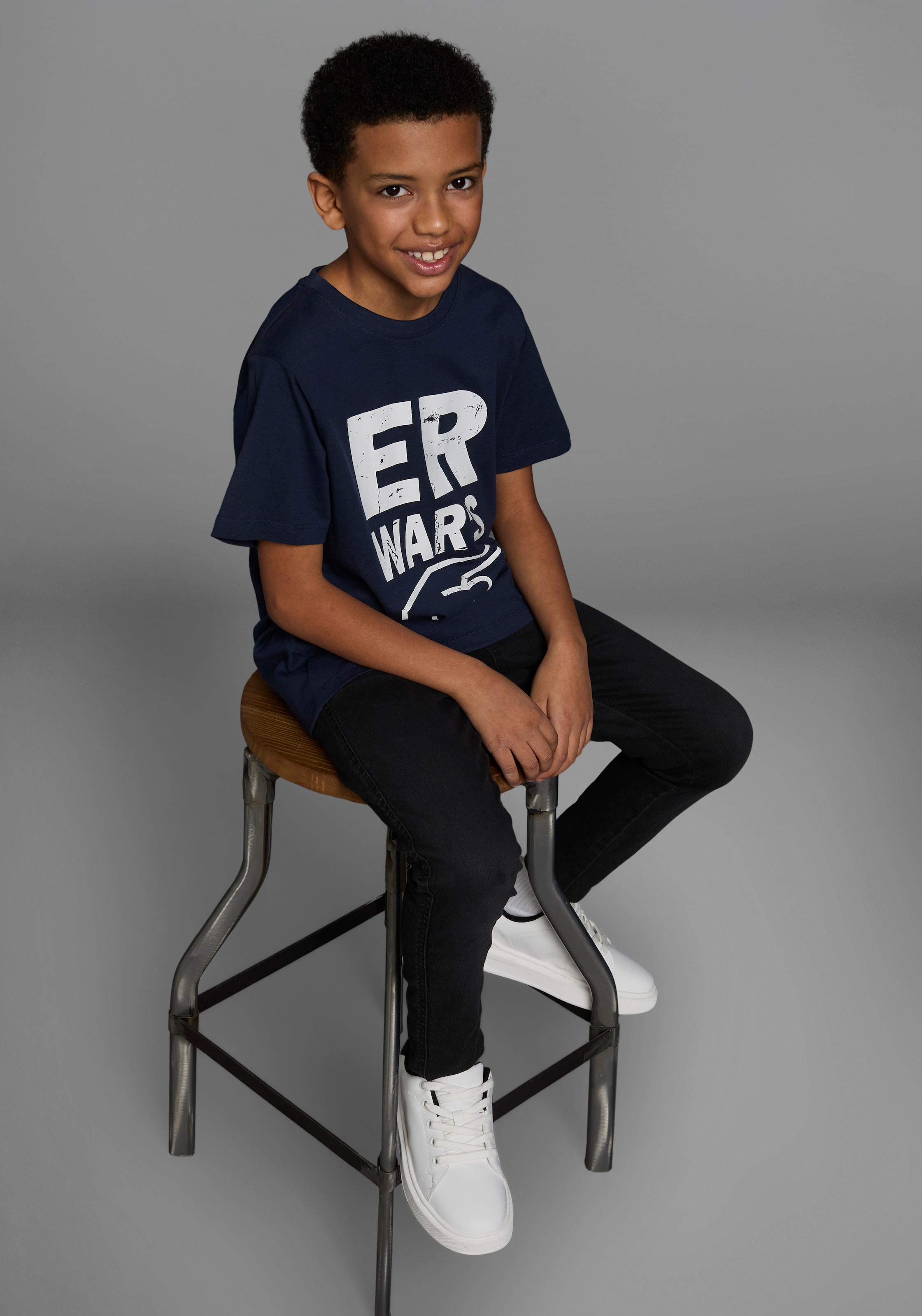 KIDSWORLD T-Shirt »Sprücheshirt: ER WAR`S«, Immer einen coolen Spruch parat. Sprücheshirt