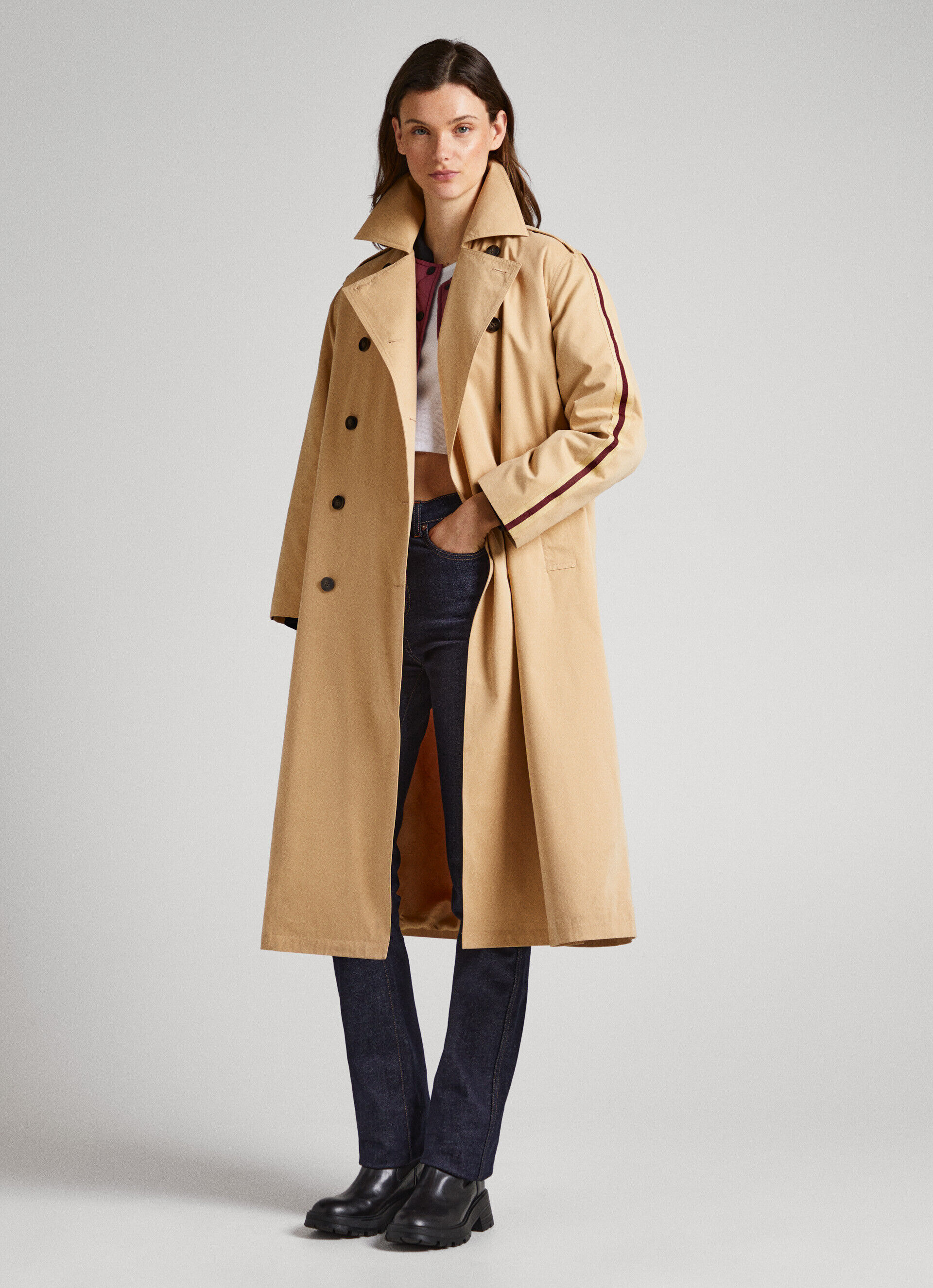 Trench coat clássico de corte relaxado - bege camelo