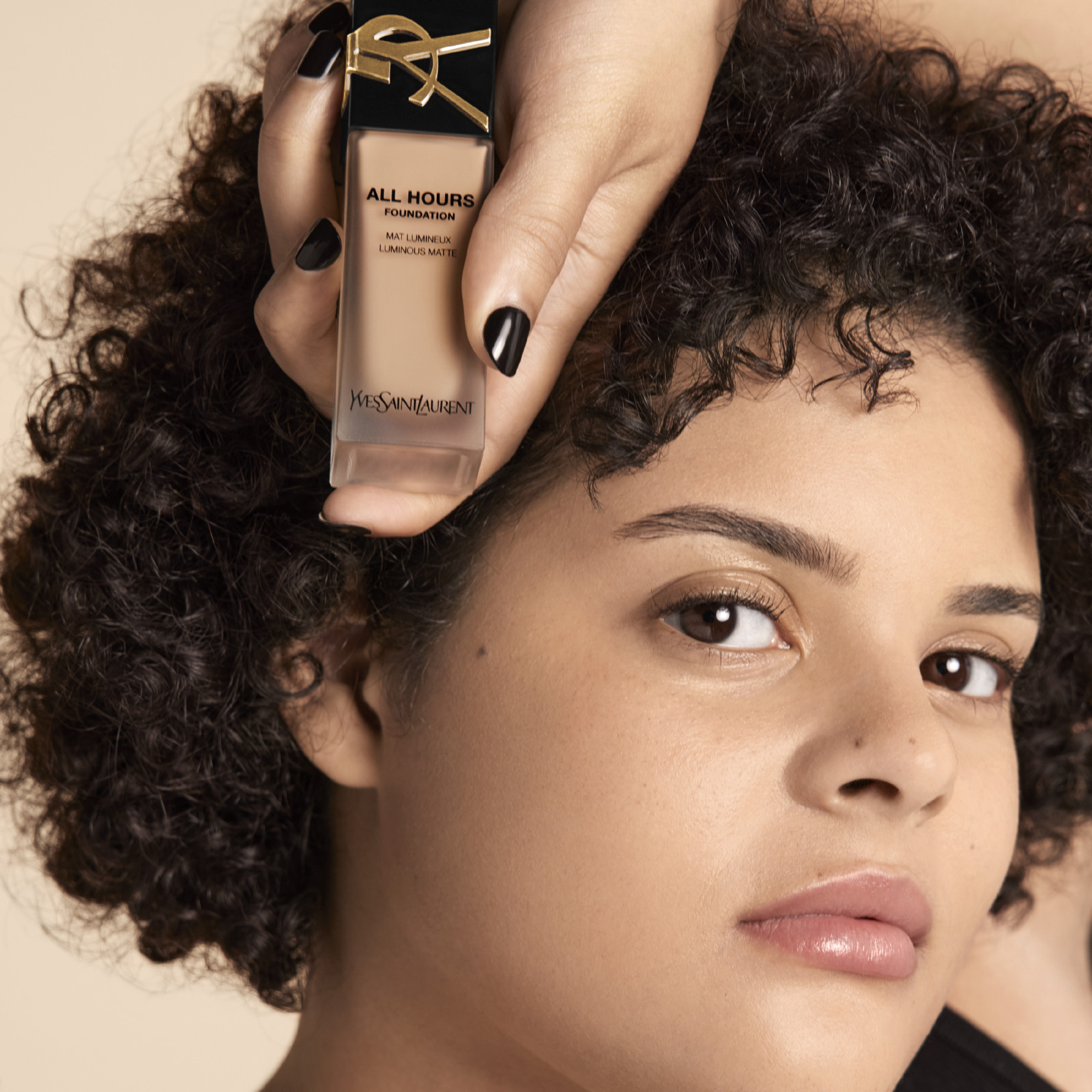 Yves Saint Laurent All Hours Foundation Medium Neutral 8 Fl 25 ml