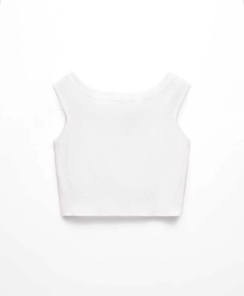 Blusa de tricô com ombros à mostra